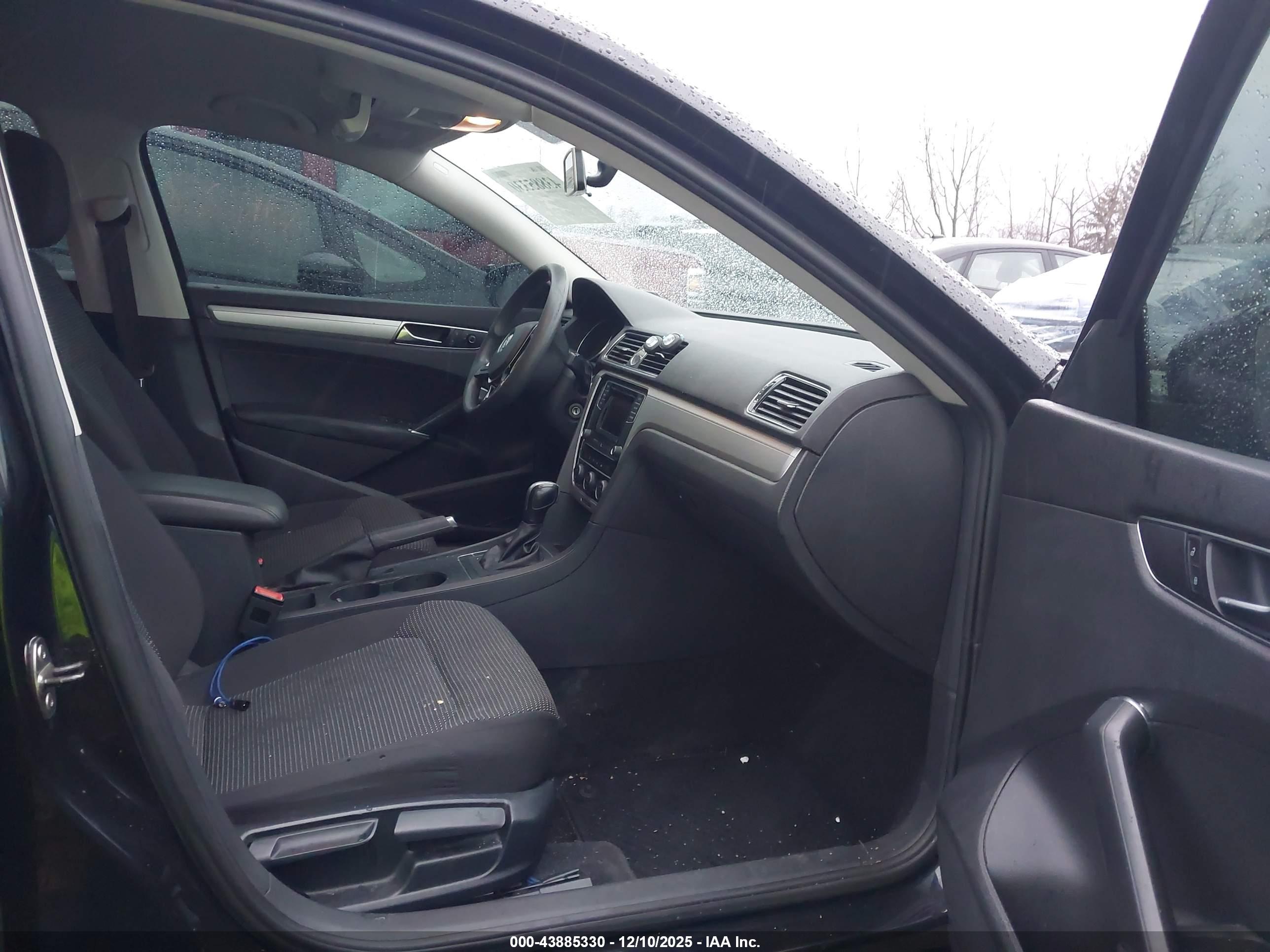 VOLKSWAGEN PASSAT image 5