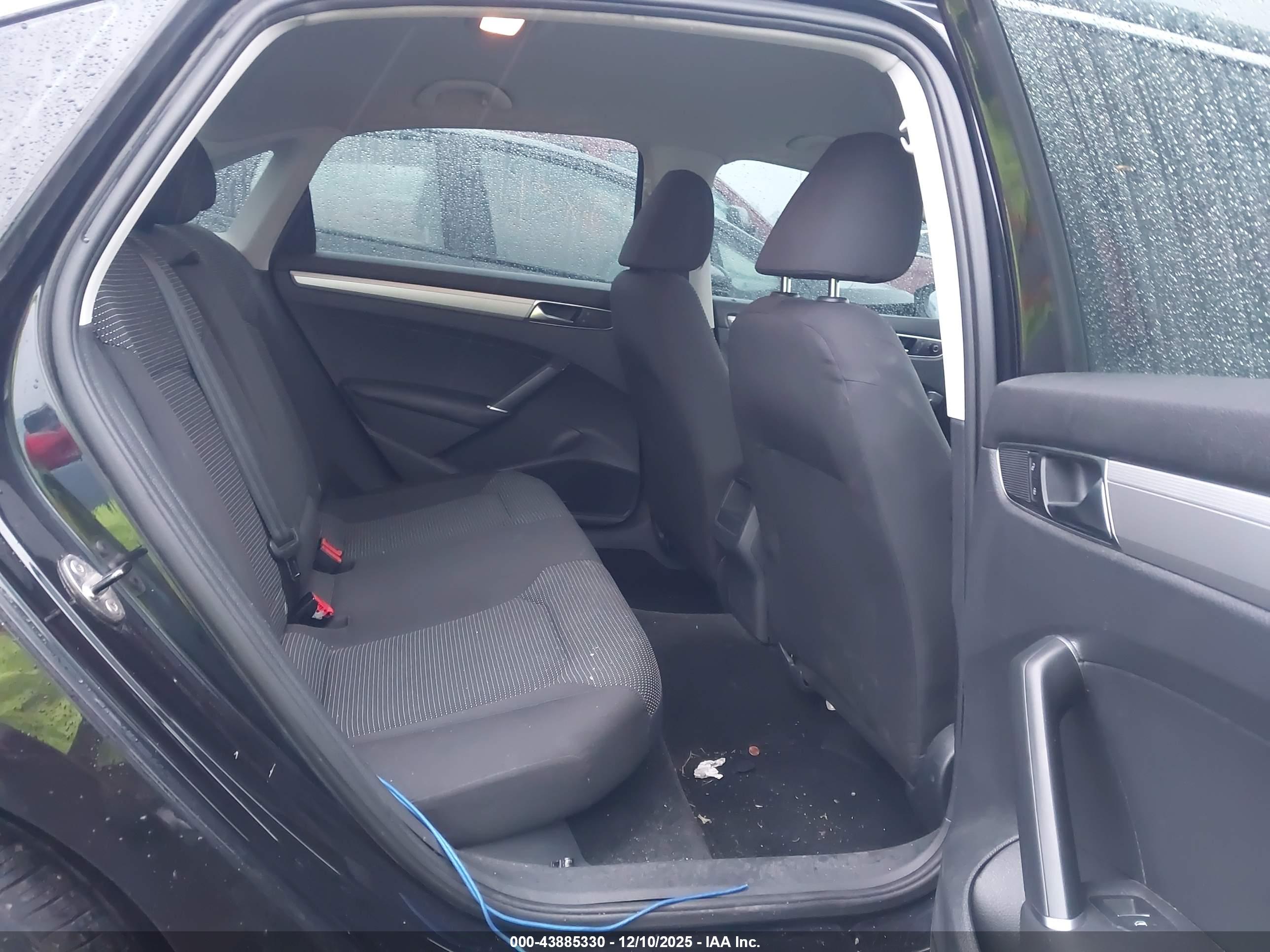 VOLKSWAGEN PASSAT image 8