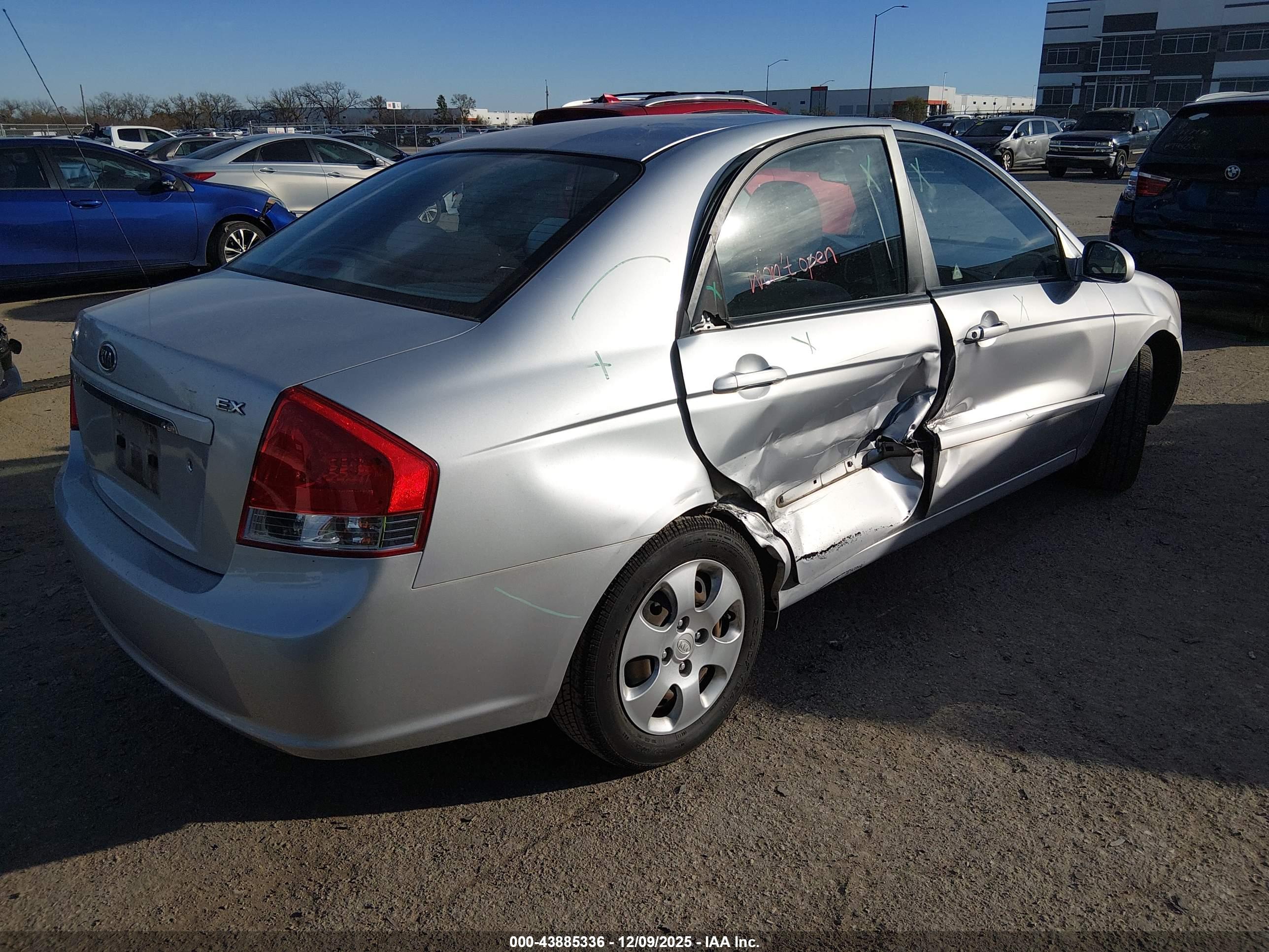 KIA SPECTRA image 4
