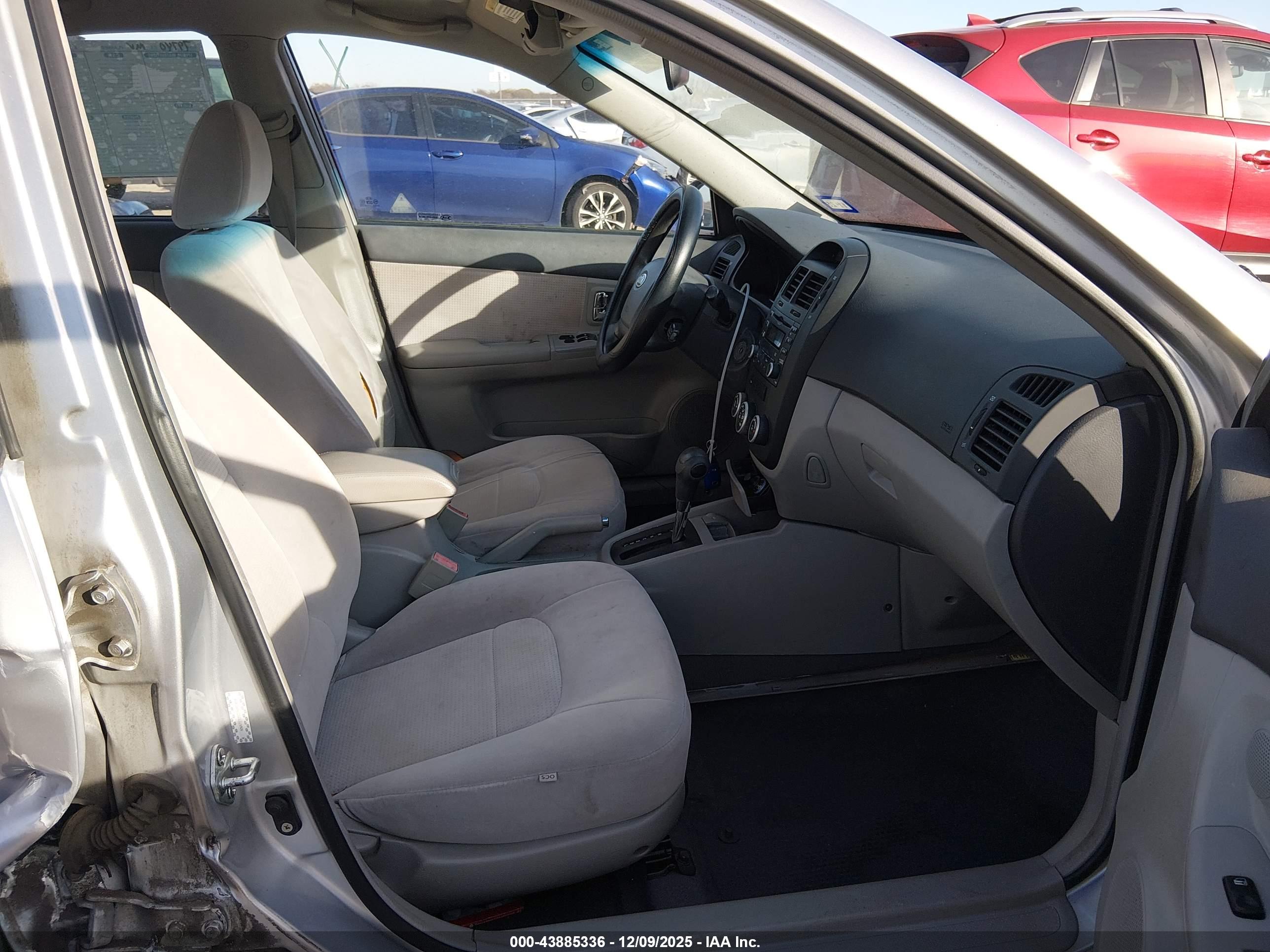 KIA SPECTRA image 5