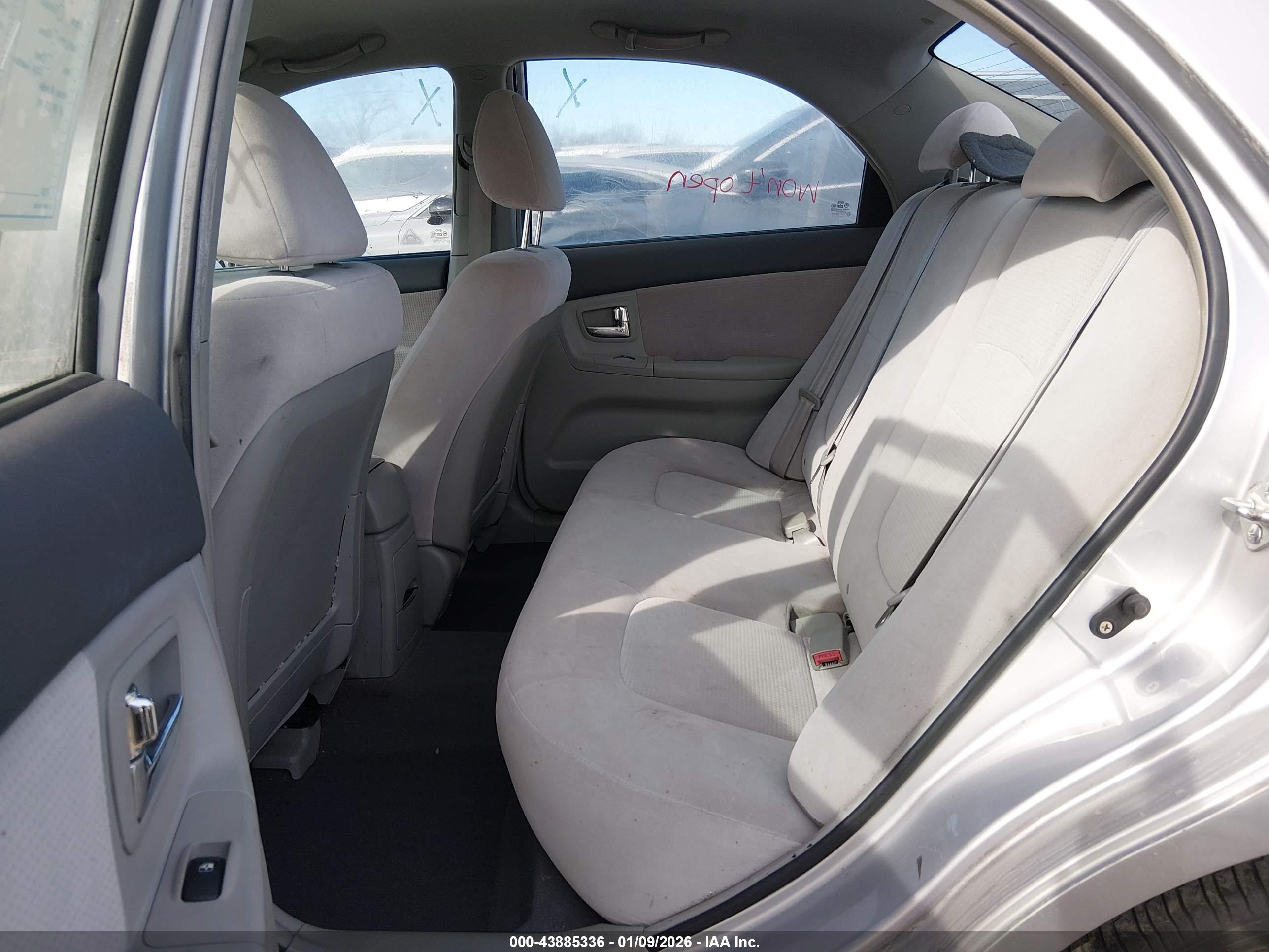 KIA SPECTRA image 8
