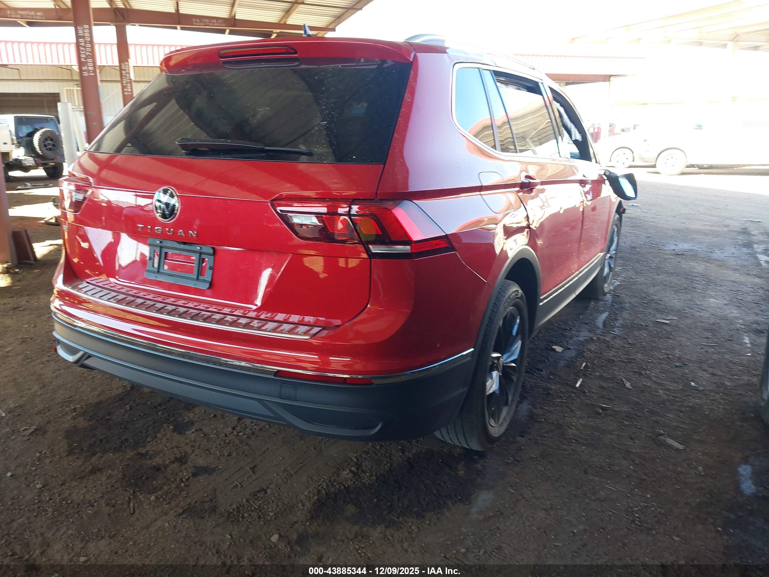 VOLKSWAGEN TIGUAN image 4