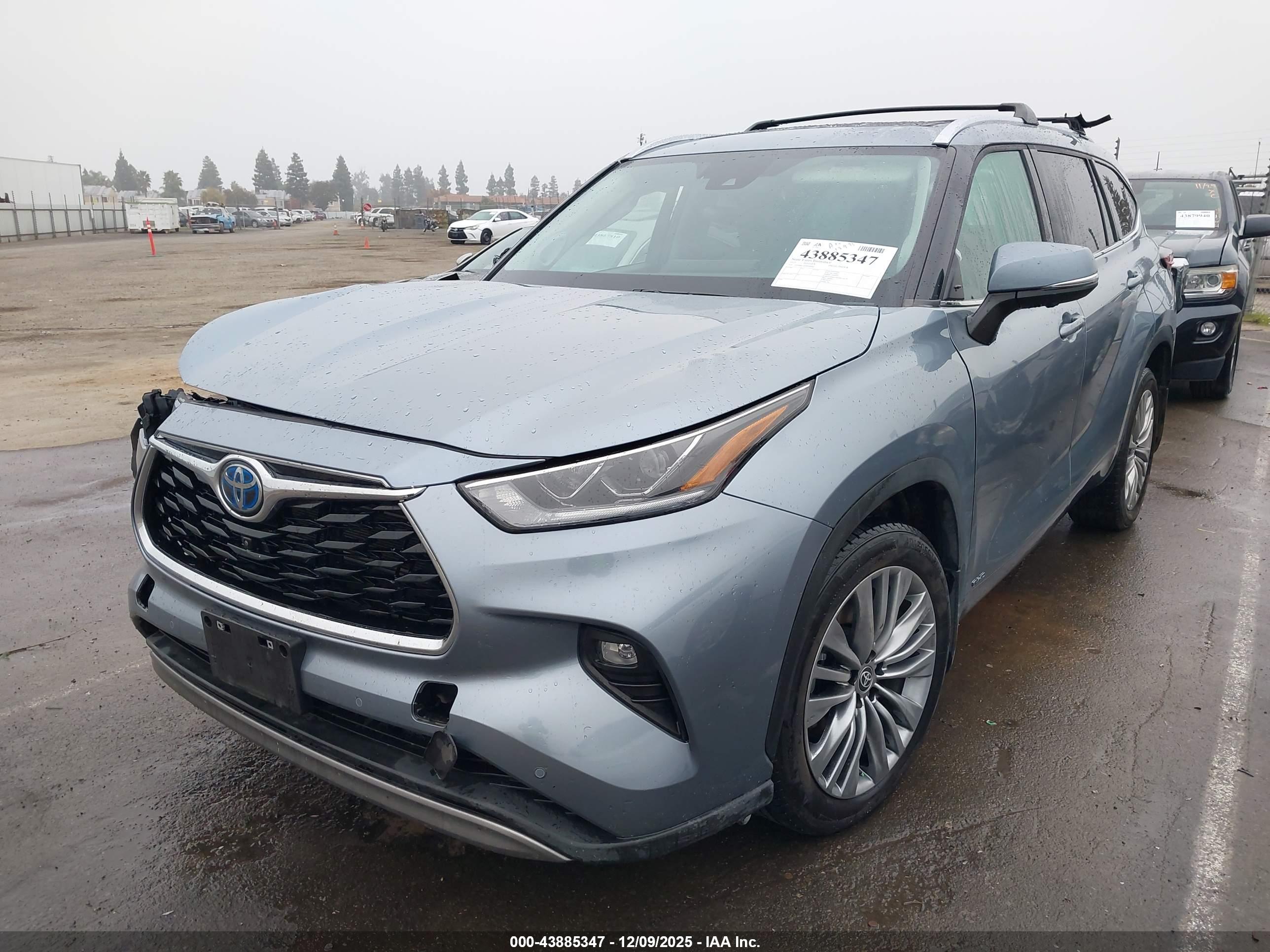TOYOTA HIGHLANDER image 2