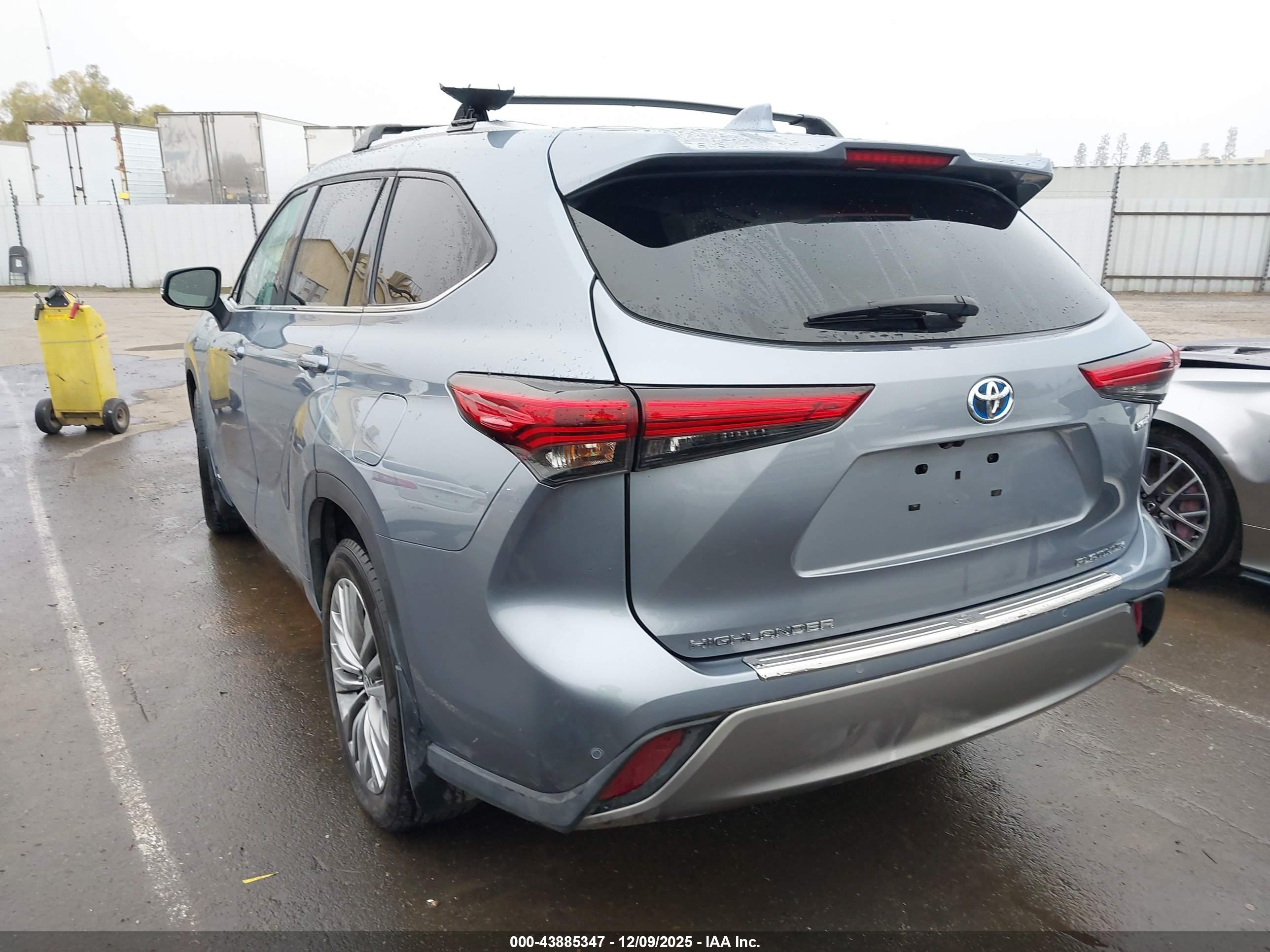 TOYOTA HIGHLANDER image 3
