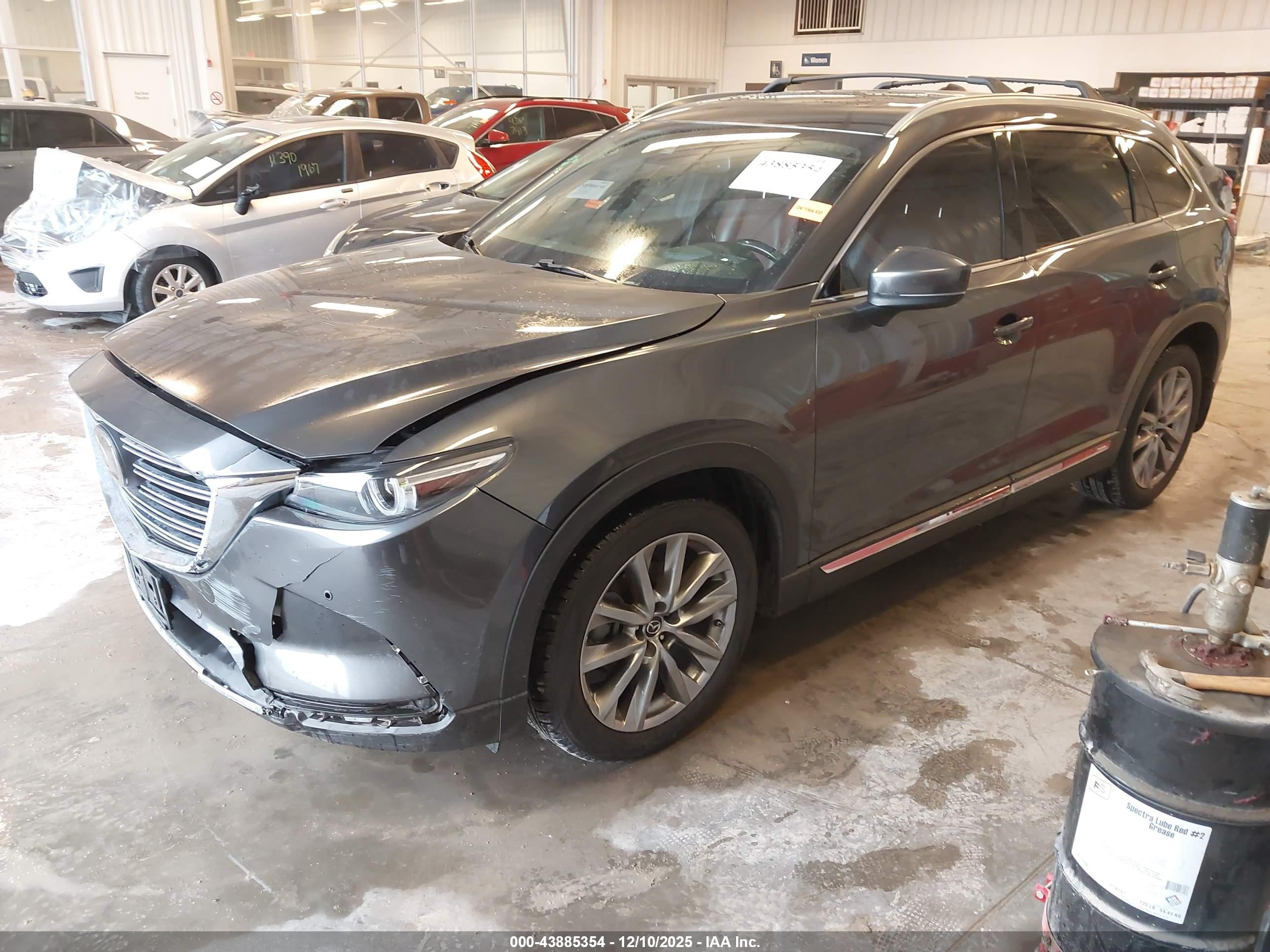 MAZDA CX-9 image 2