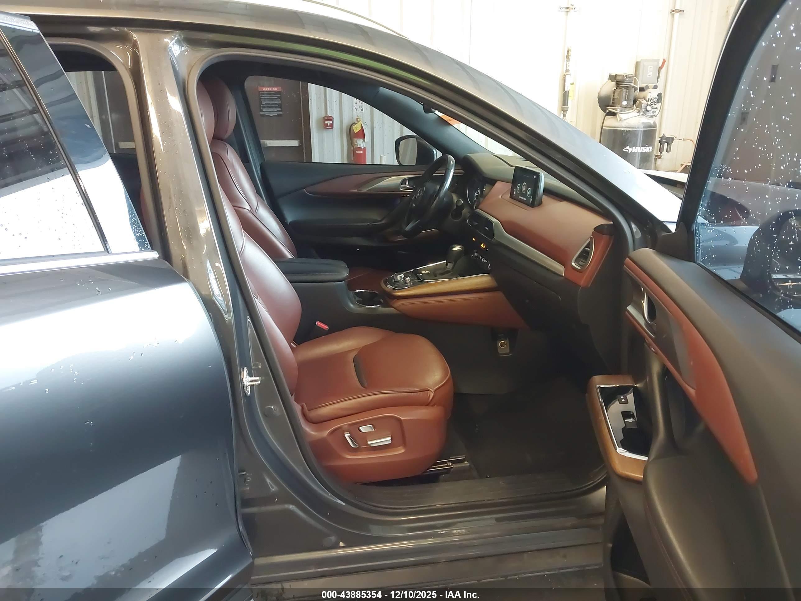 MAZDA CX-9 image 5