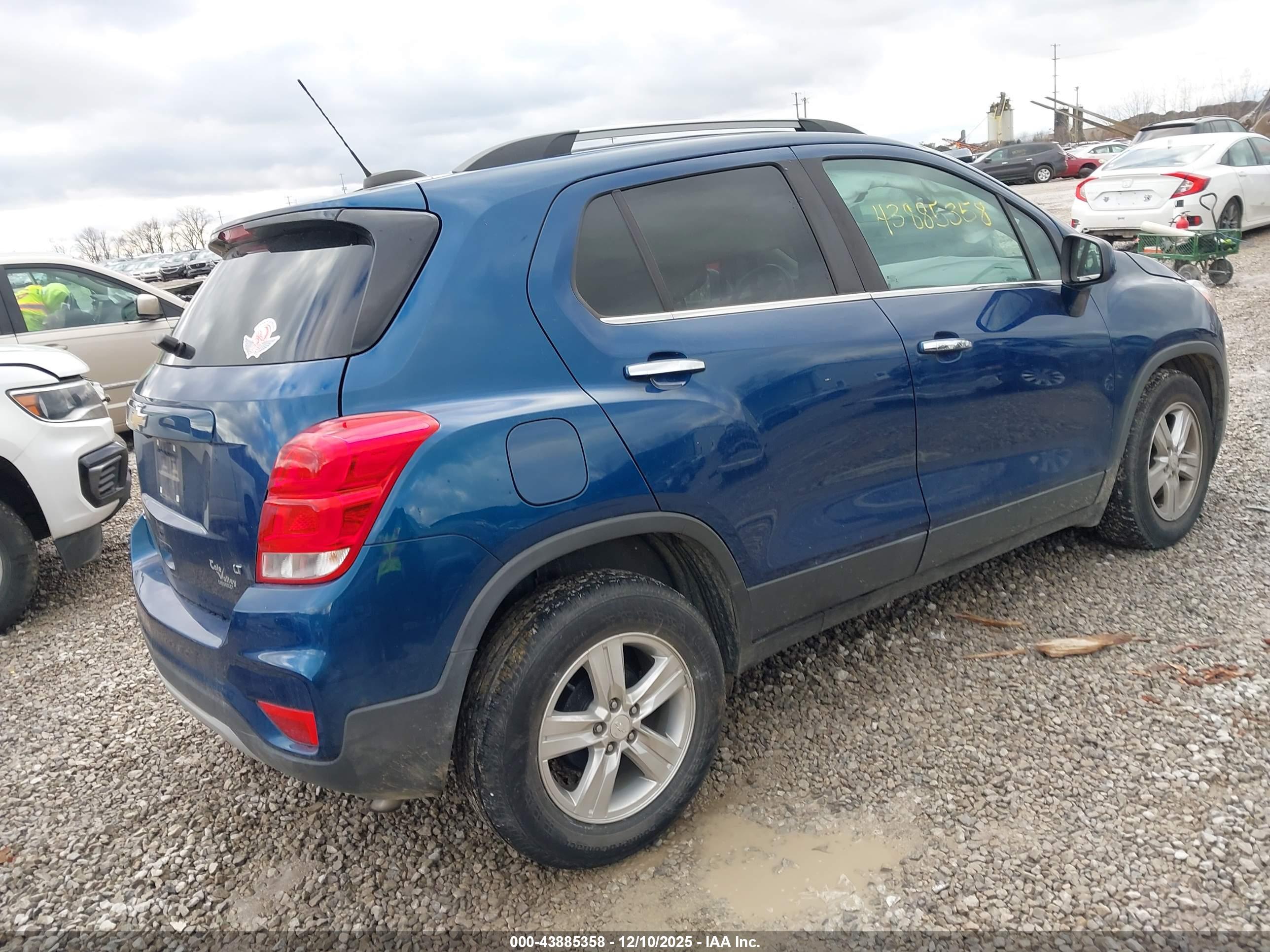 CHEVROLET TRAX image 4