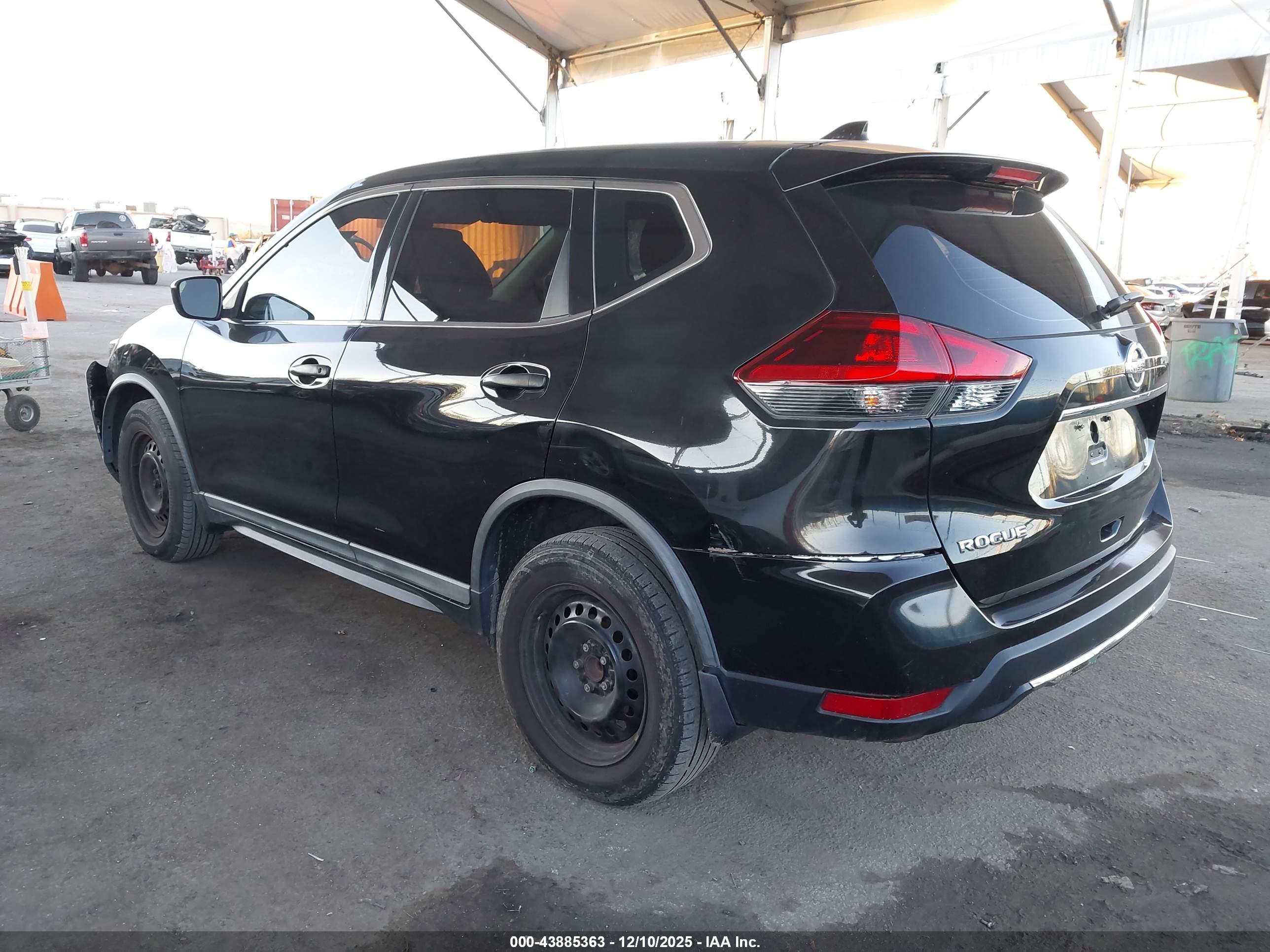 NISSAN ROGUE image 3