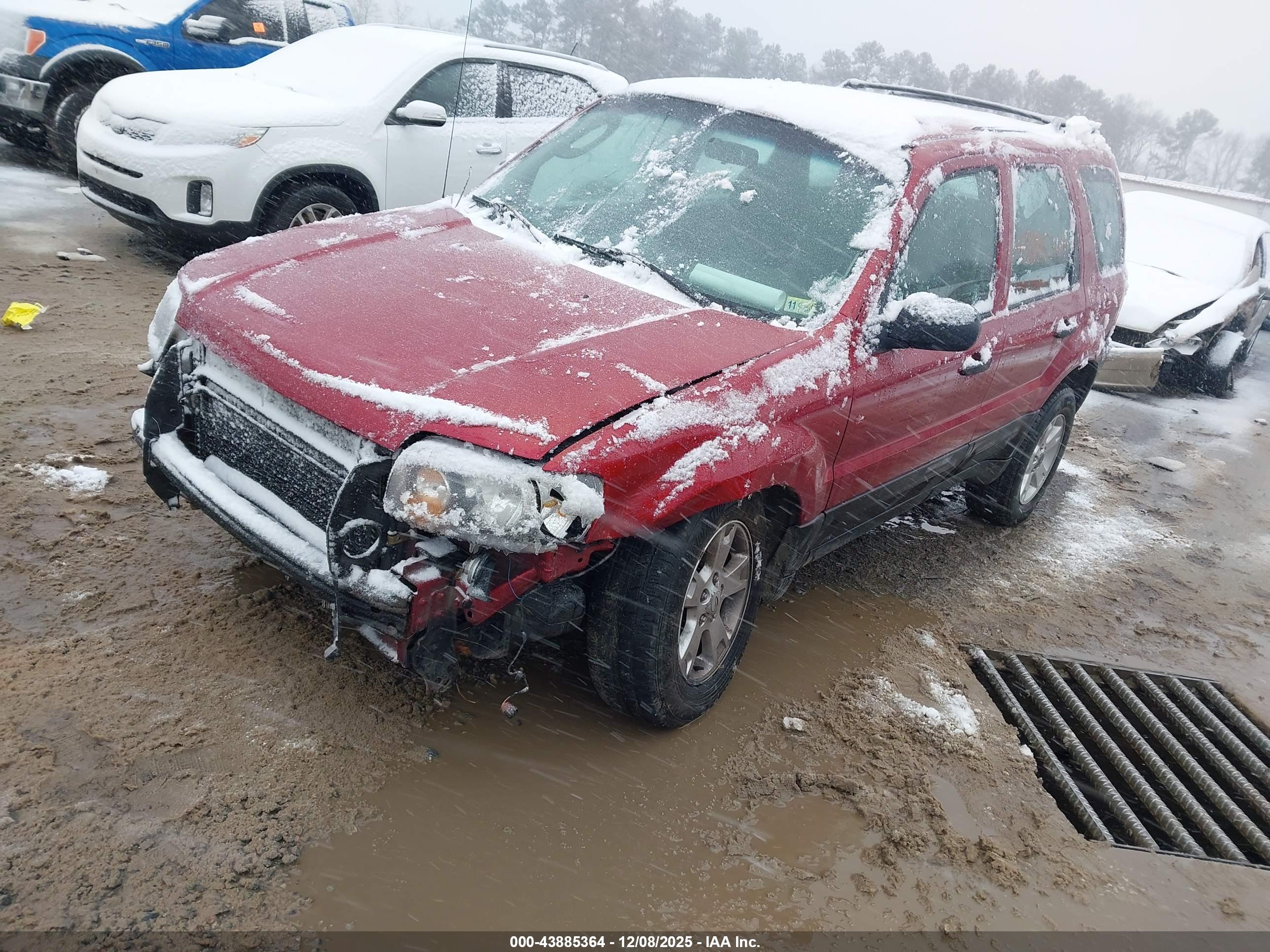 FORD ESCAPE image 2