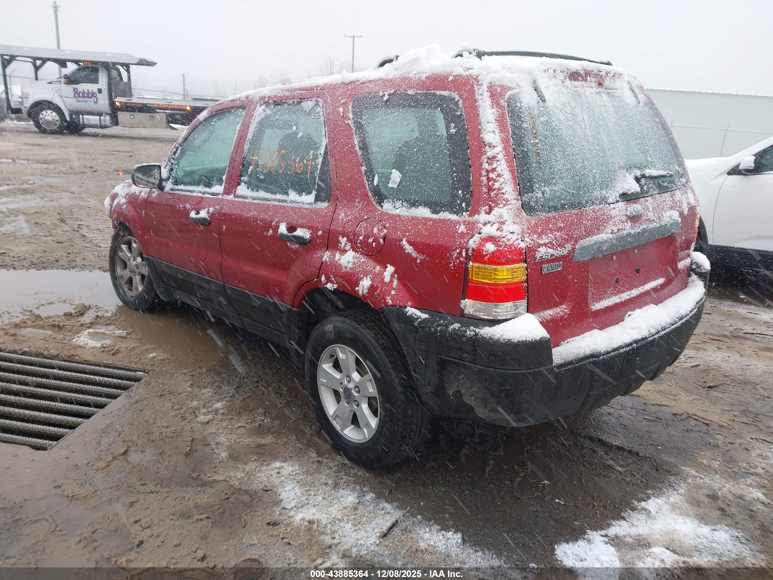 FORD ESCAPE image 3