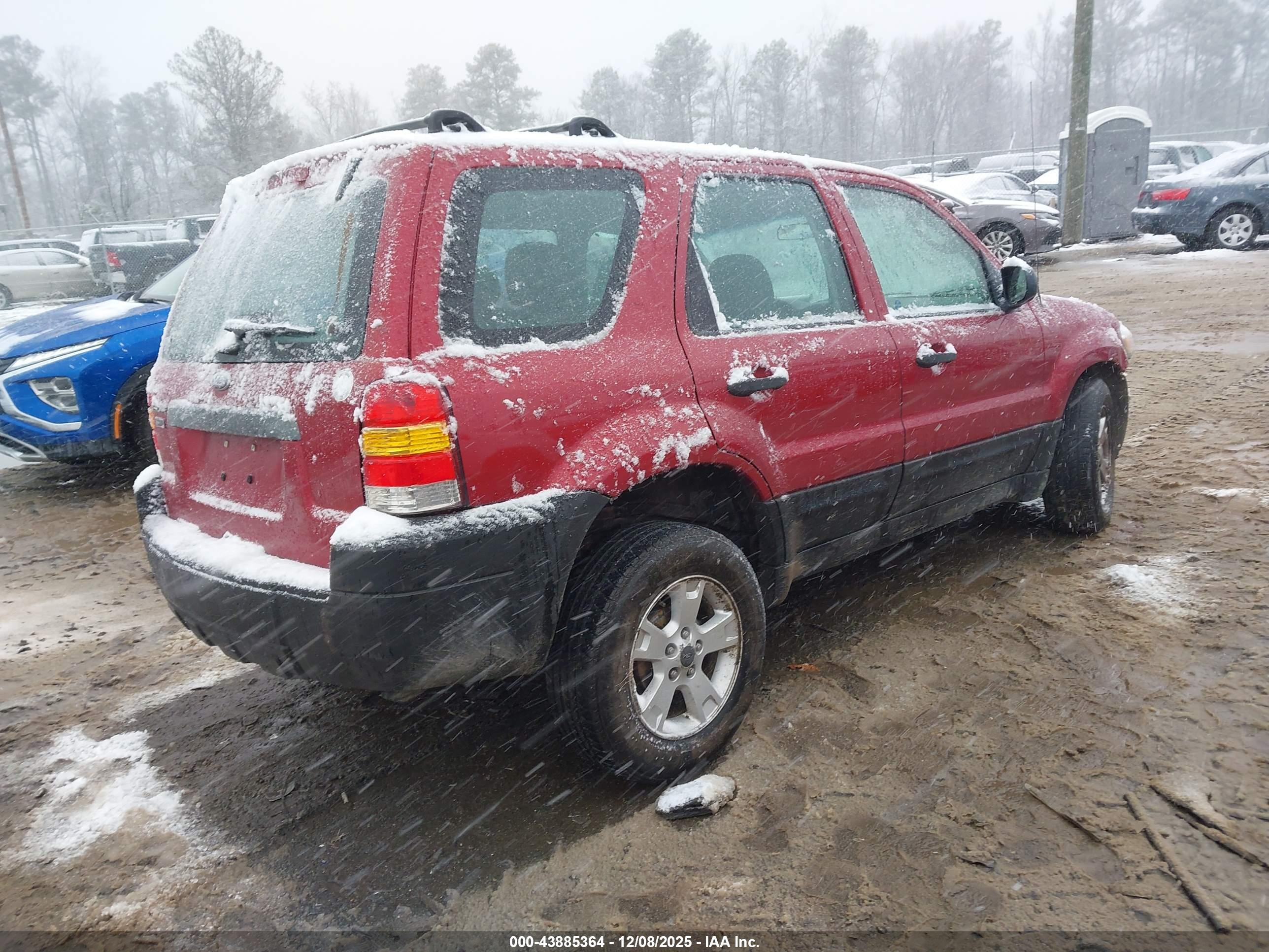 FORD ESCAPE image 4