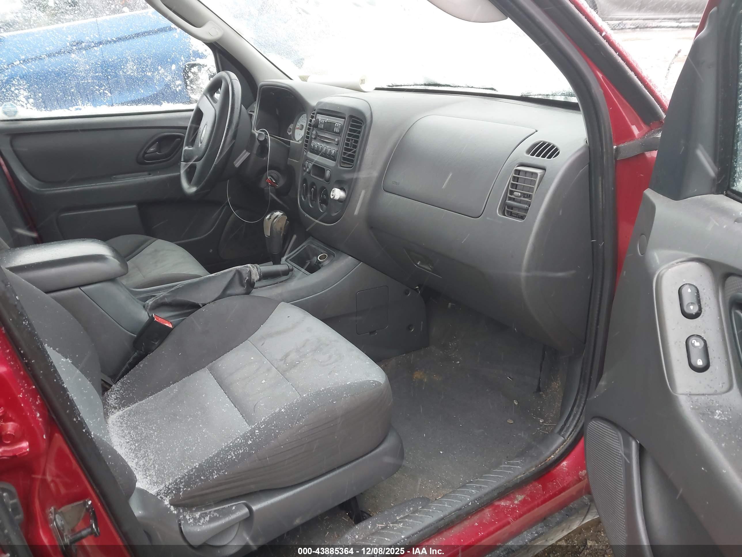 FORD ESCAPE image 5