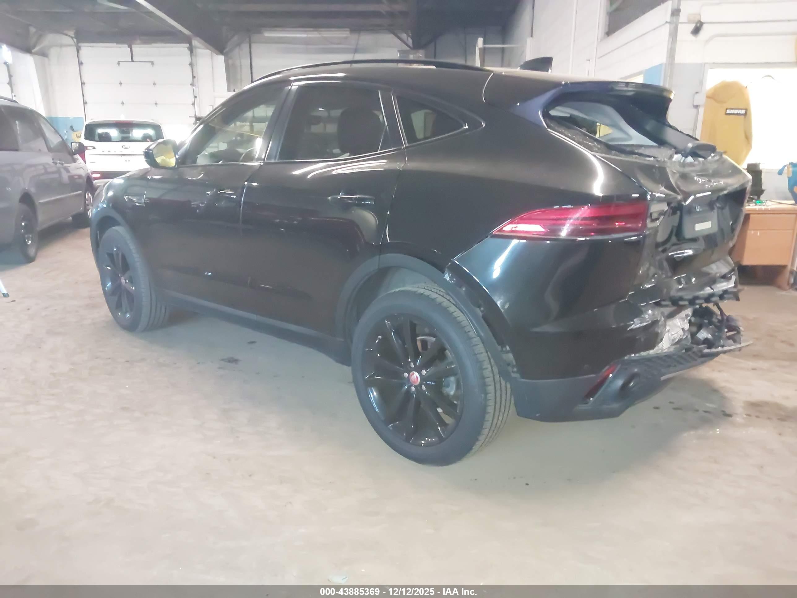 JAGUAR E-PACE image 3