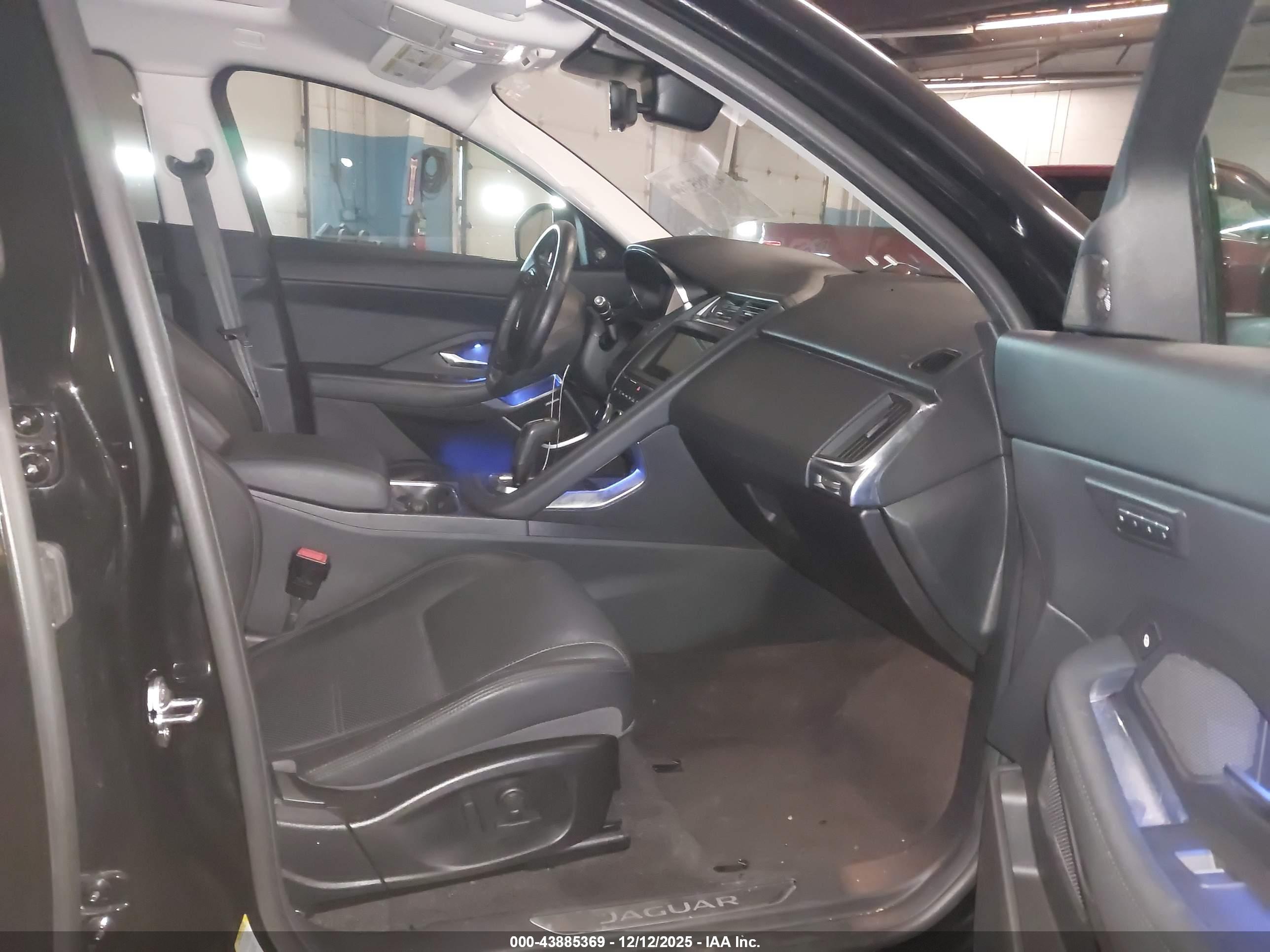 JAGUAR E-PACE image 5