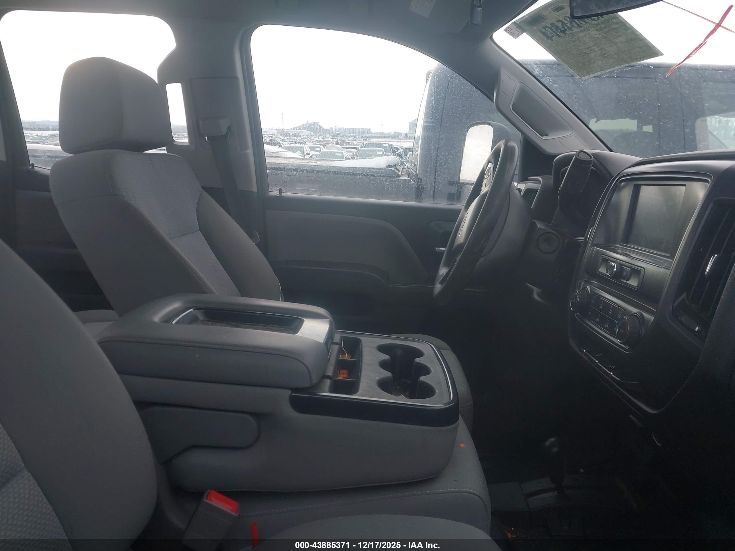 CHEVROLET SILVERADO image 5