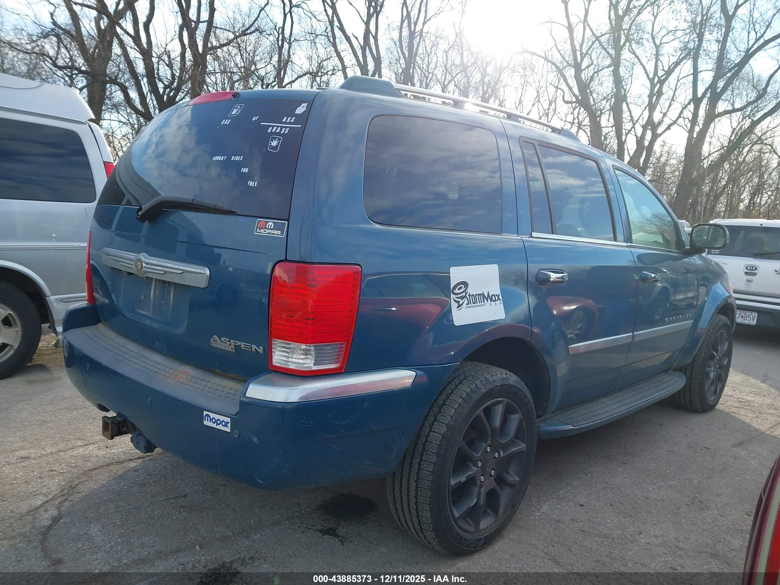 CHRYSLER ASPEN image 4