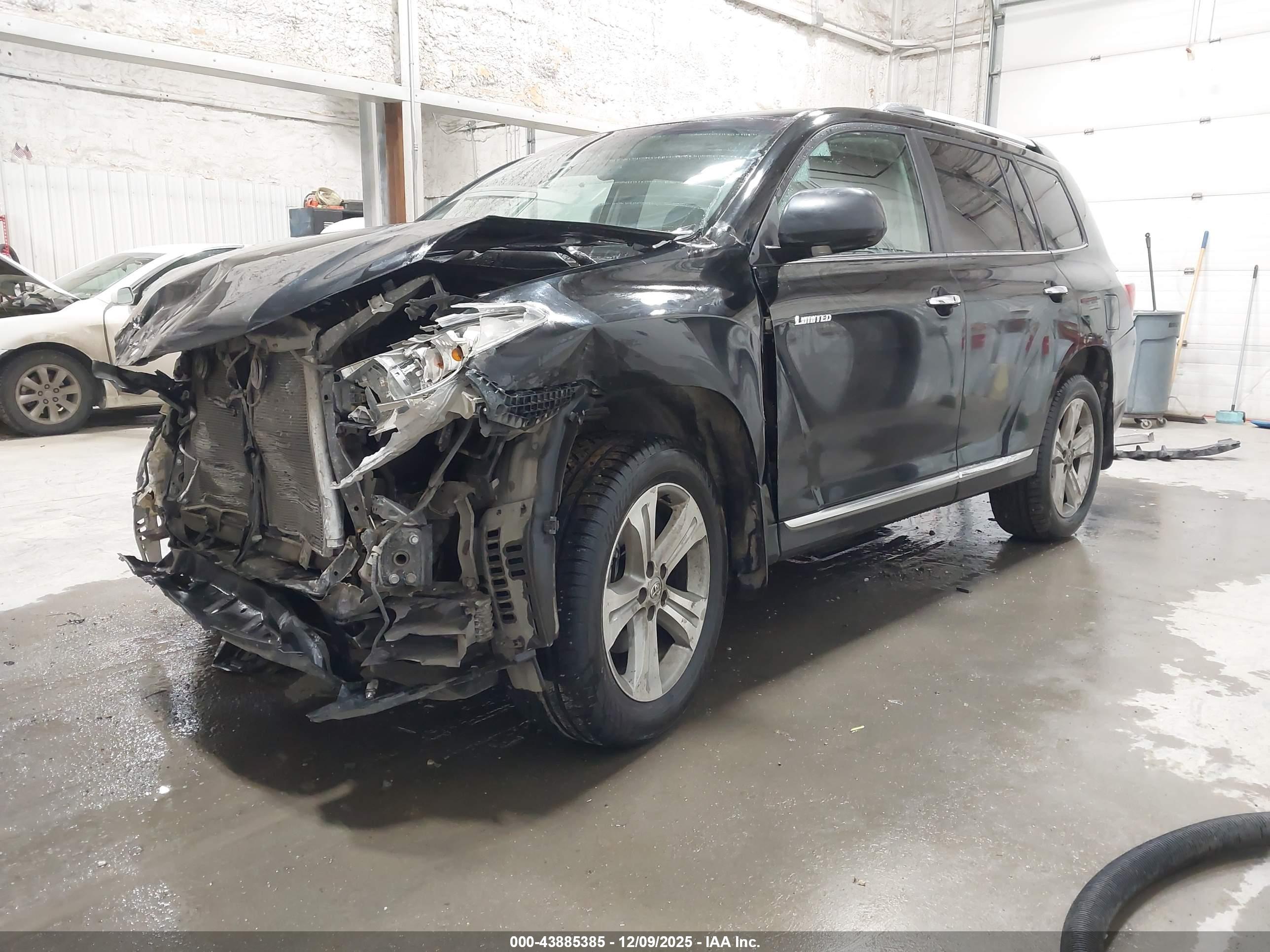 TOYOTA HIGHLANDER image 2