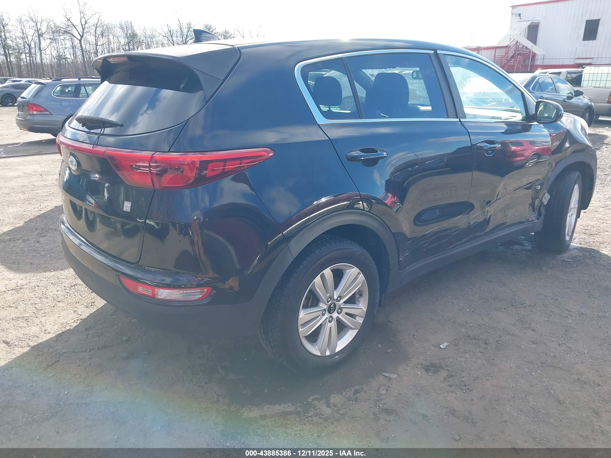 KIA SPORTAGE image 4