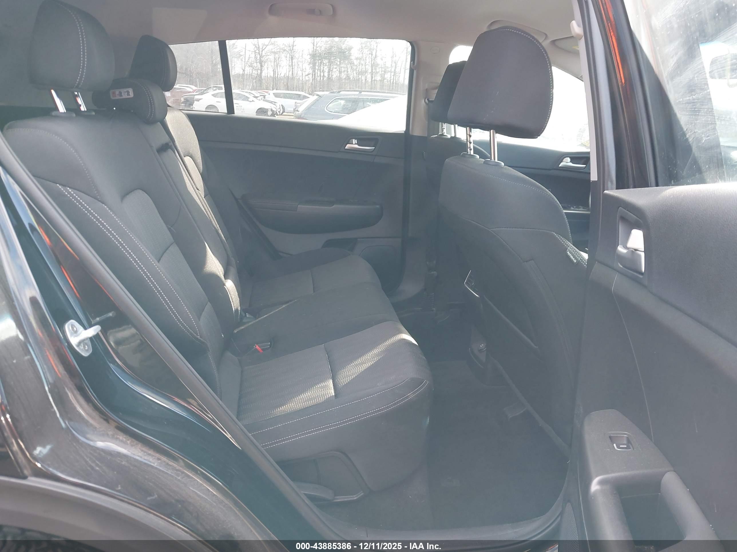 KIA SPORTAGE image 5
