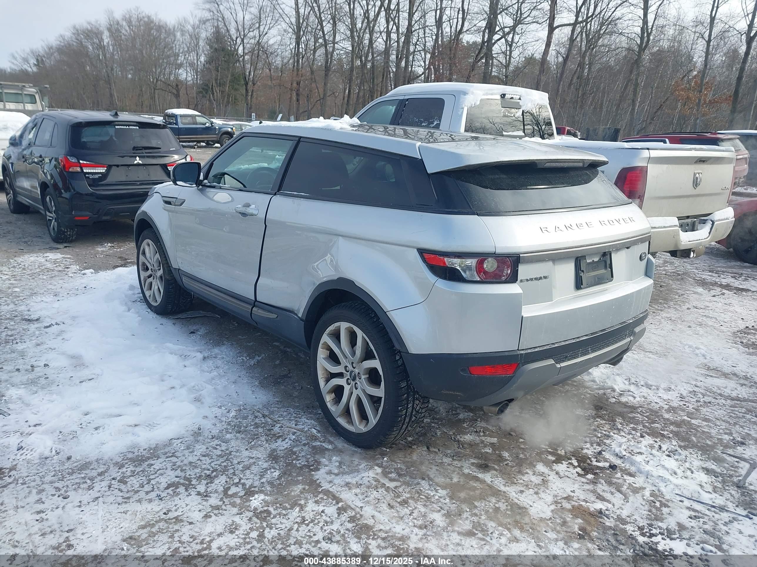 LAND ROVER image 3