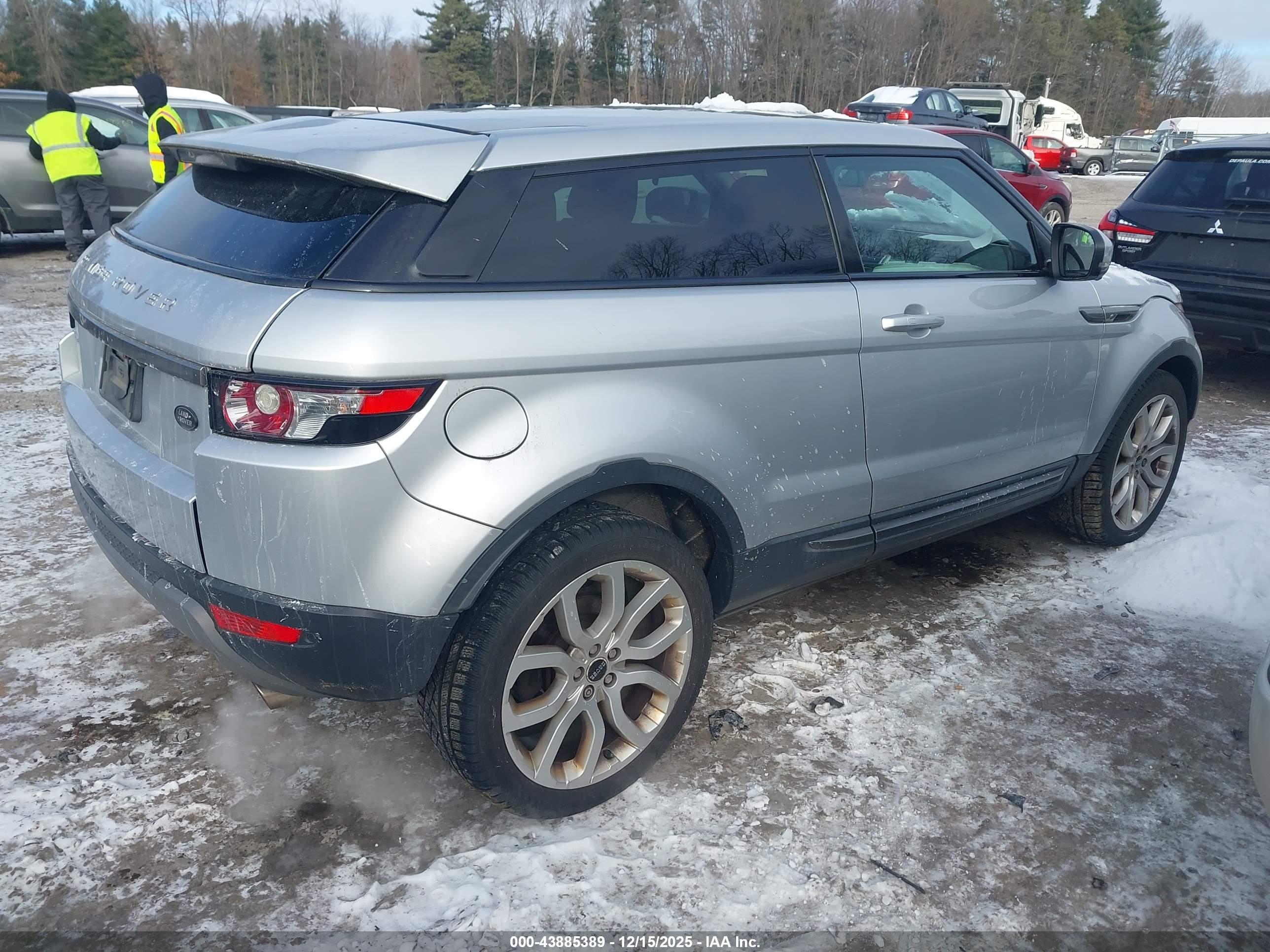 LAND ROVER image 4