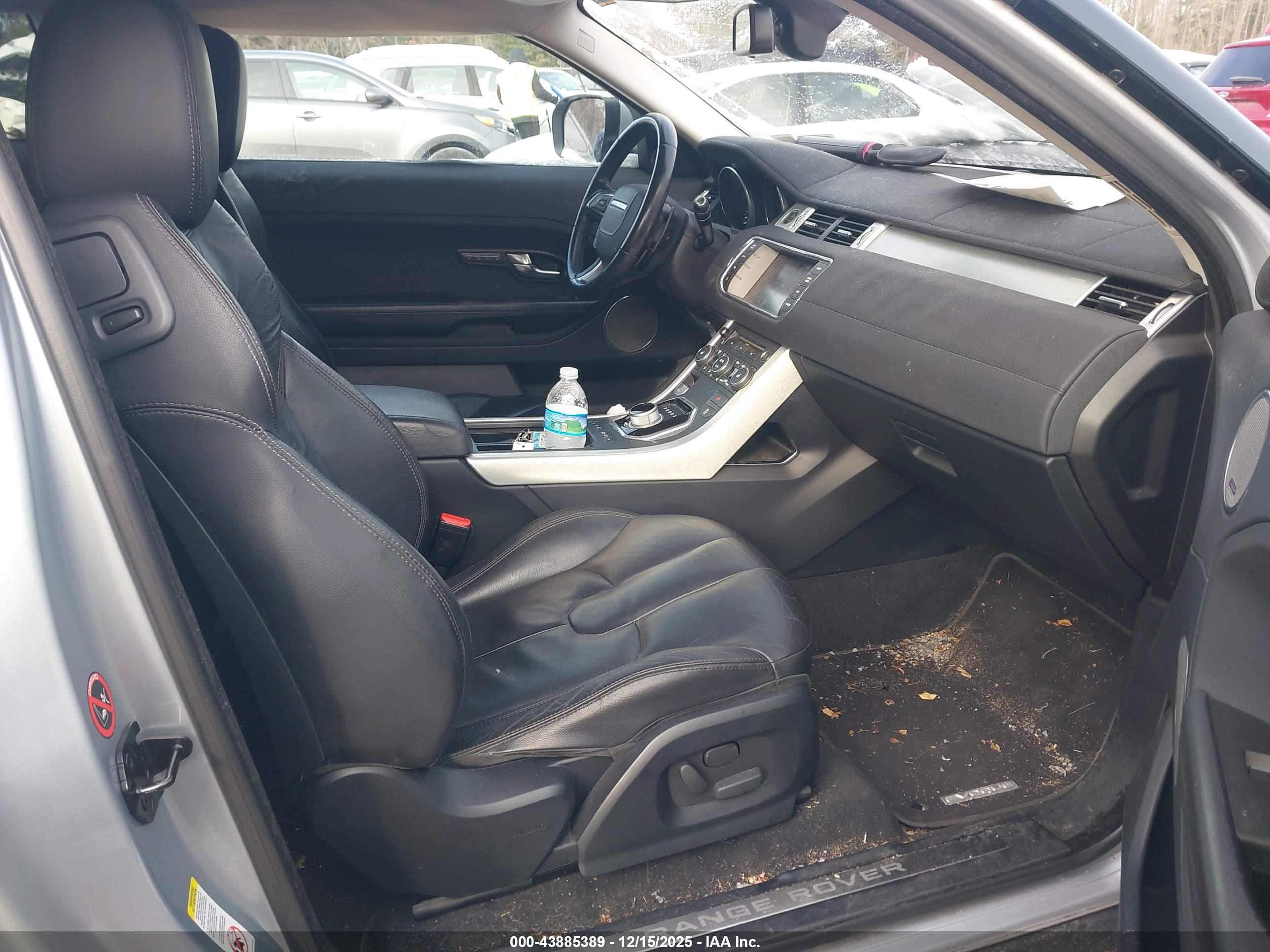 LAND ROVER image 5