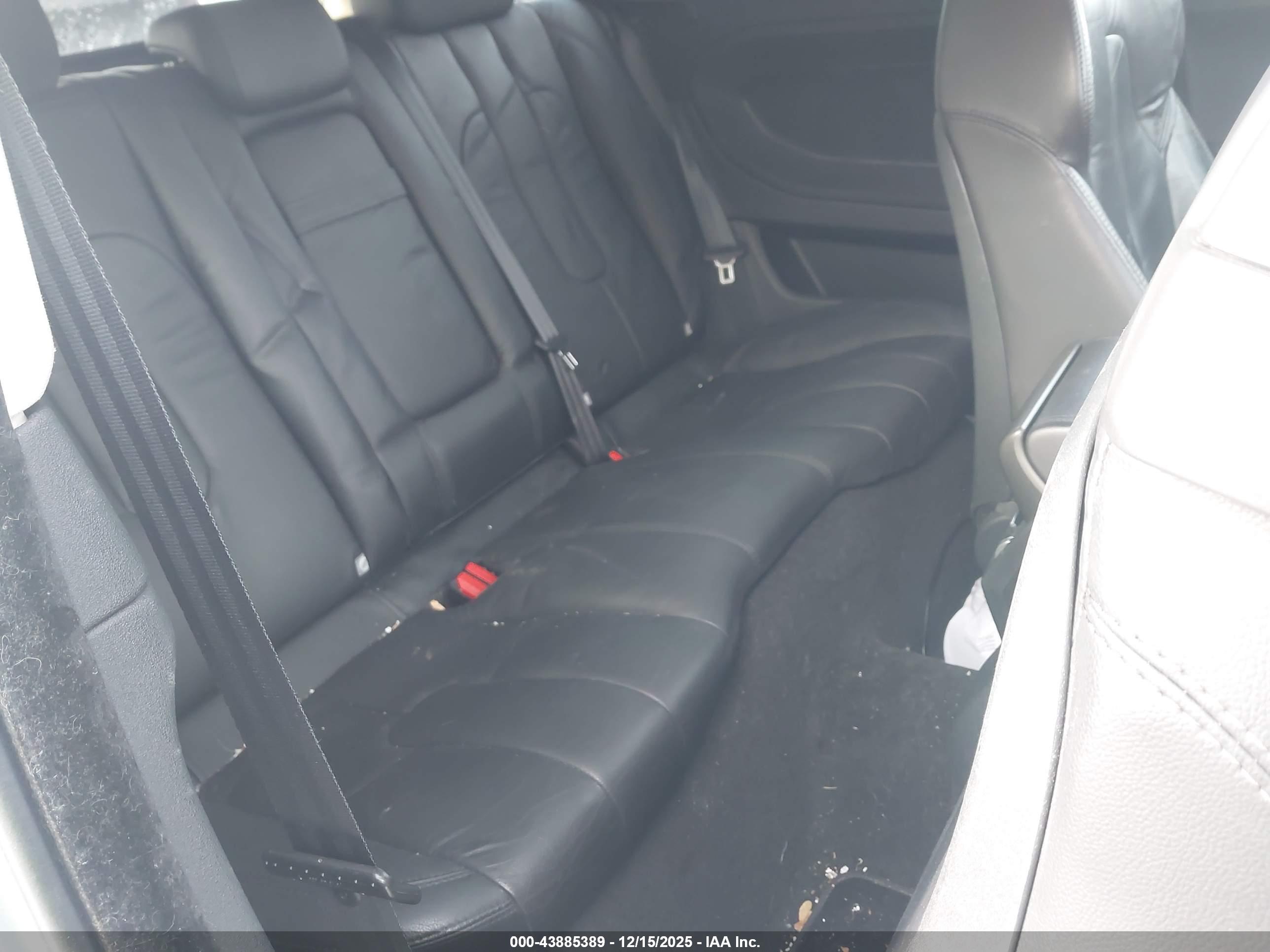 LAND ROVER image 8