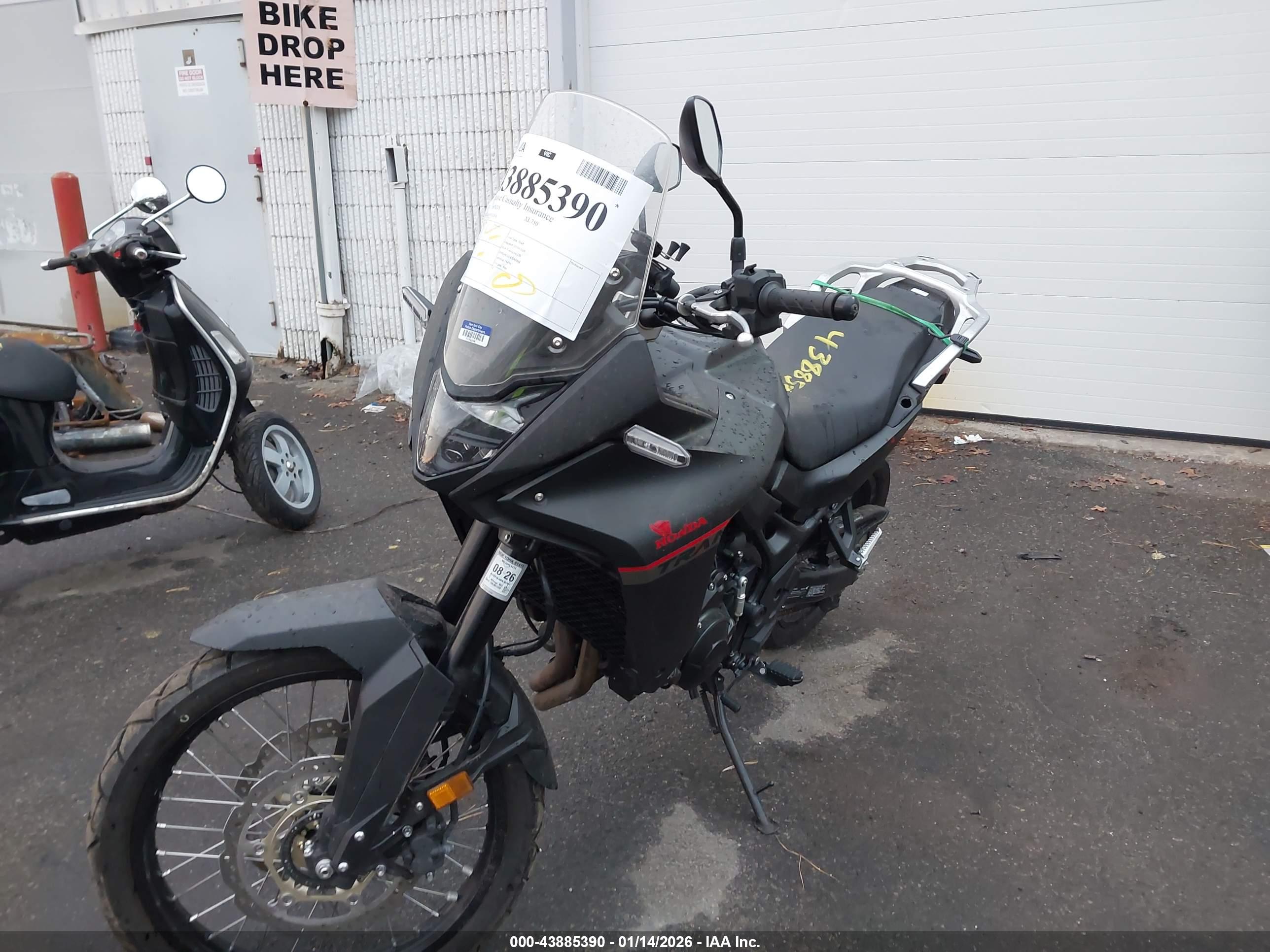HONDA XL750 image 2