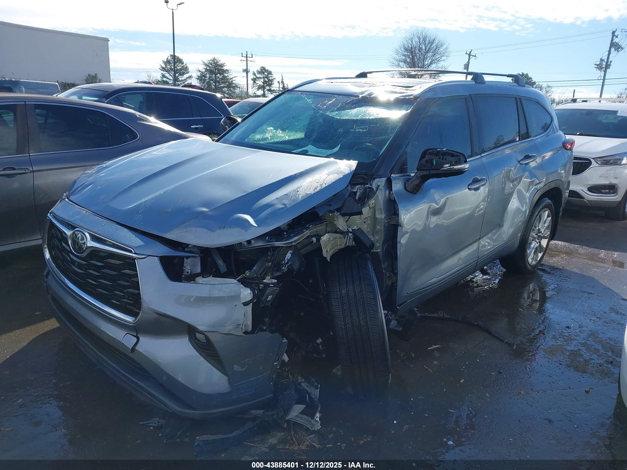 TOYOTA HIGHLANDER image 2