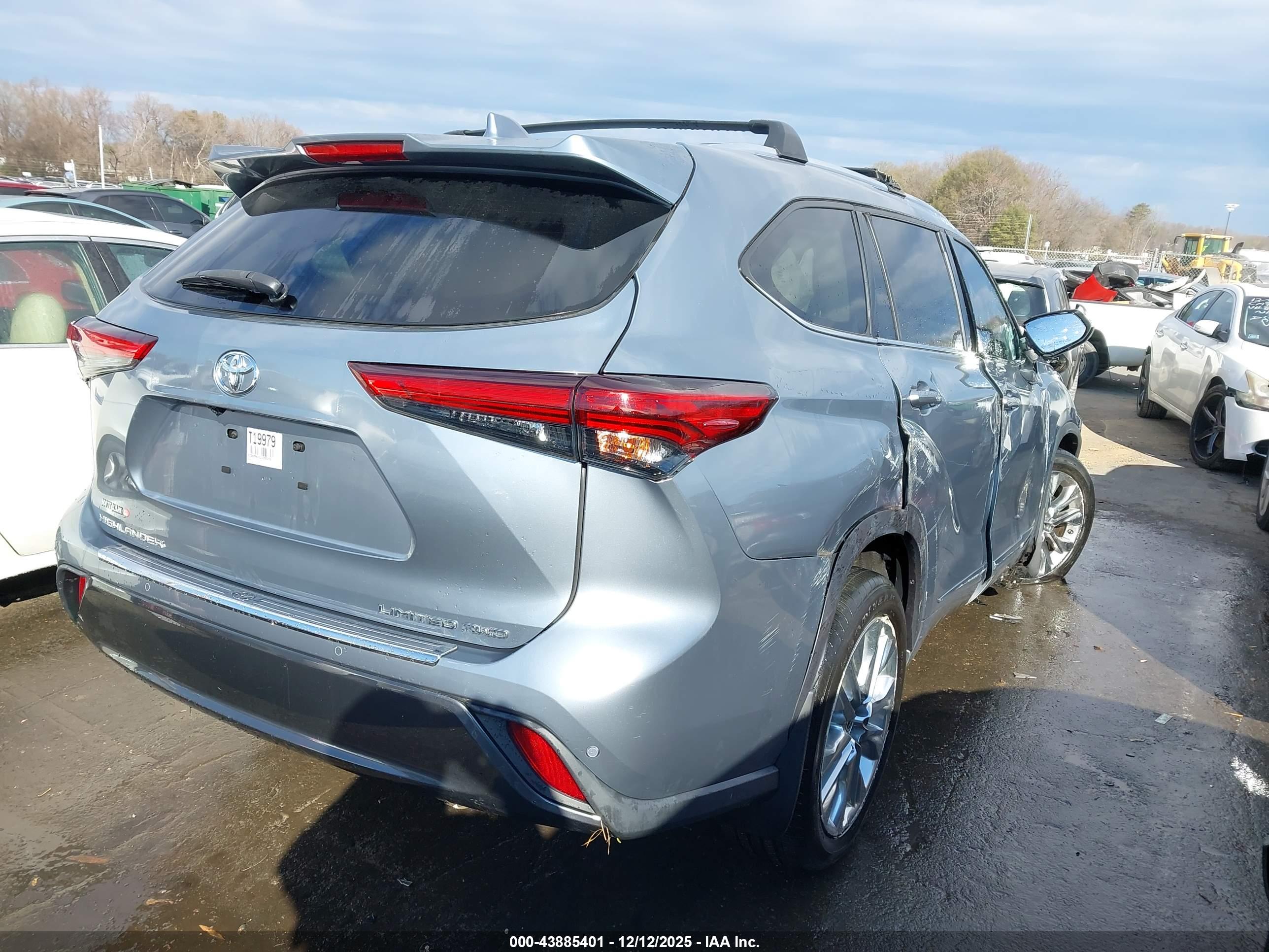 TOYOTA HIGHLANDER image 4