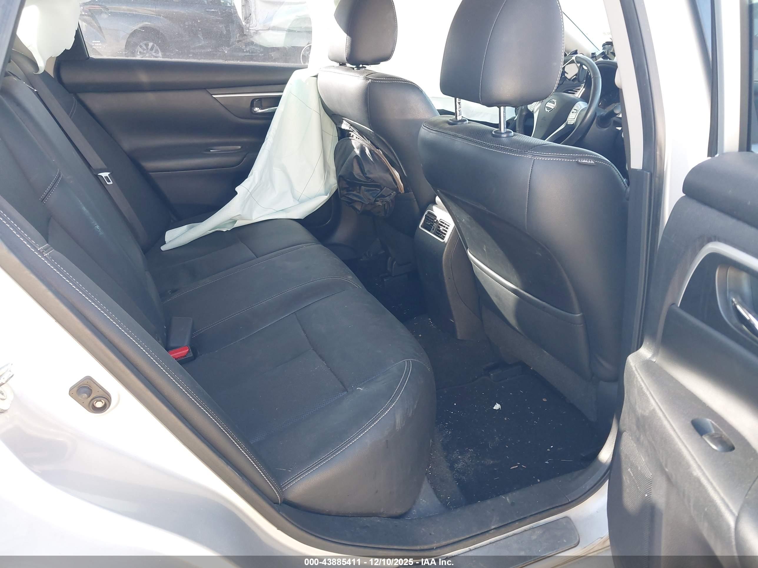 NISSAN ALTIMA image 8