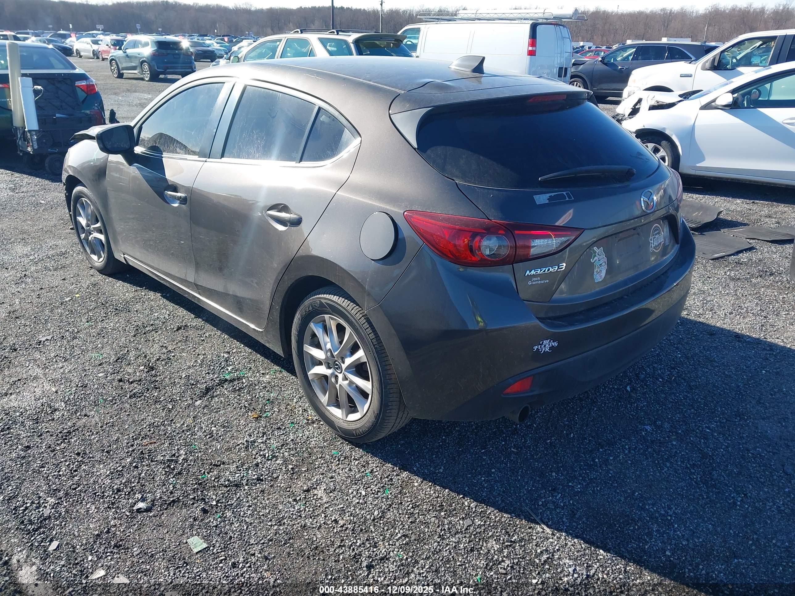 MAZDA MAZDA3 image 3