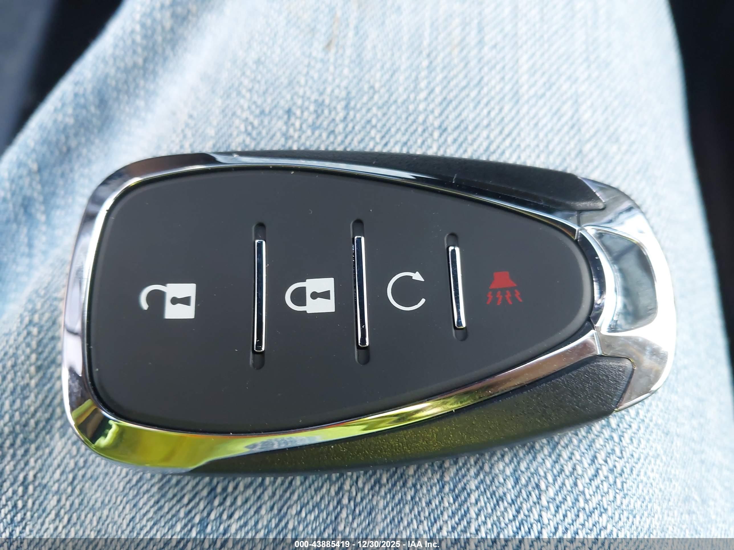 CHEVROLET EQUINOX image 11