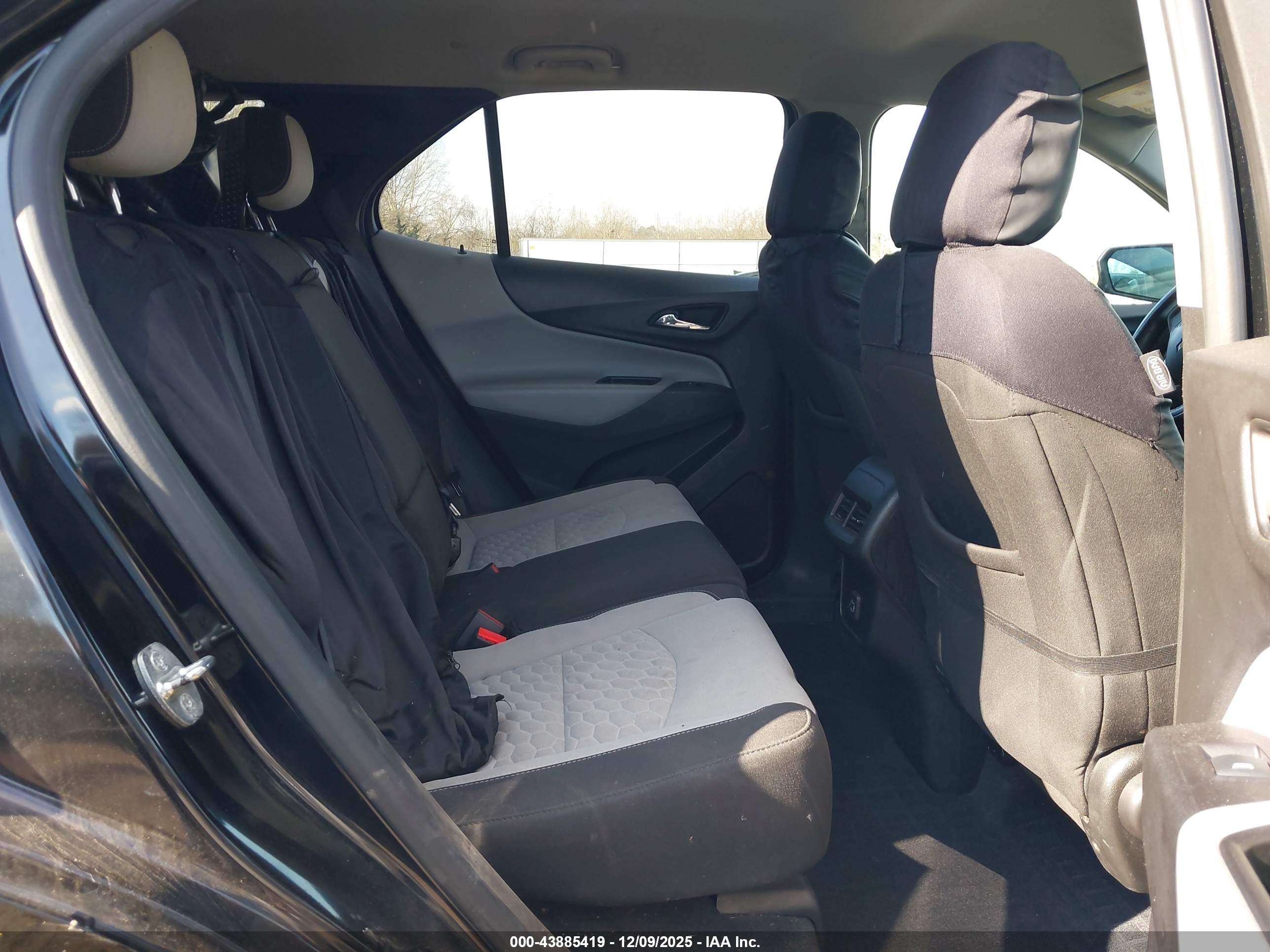 CHEVROLET EQUINOX image 8