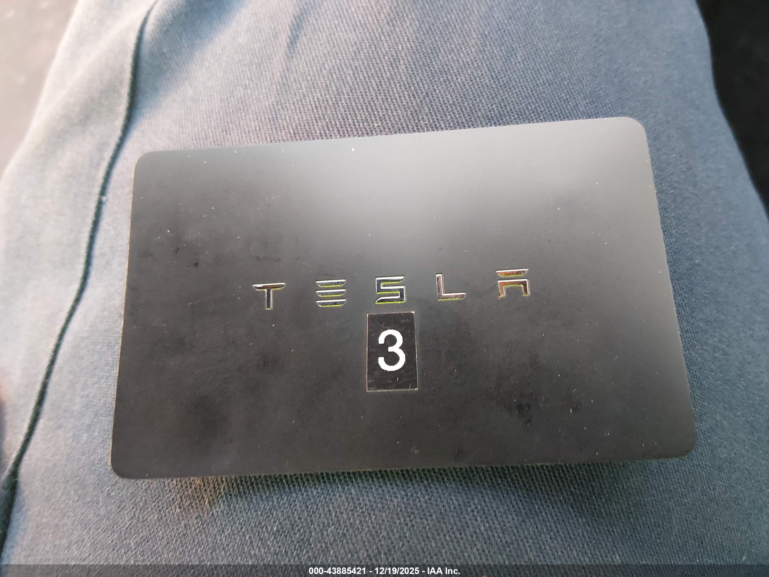 TESLA MODEL image 11