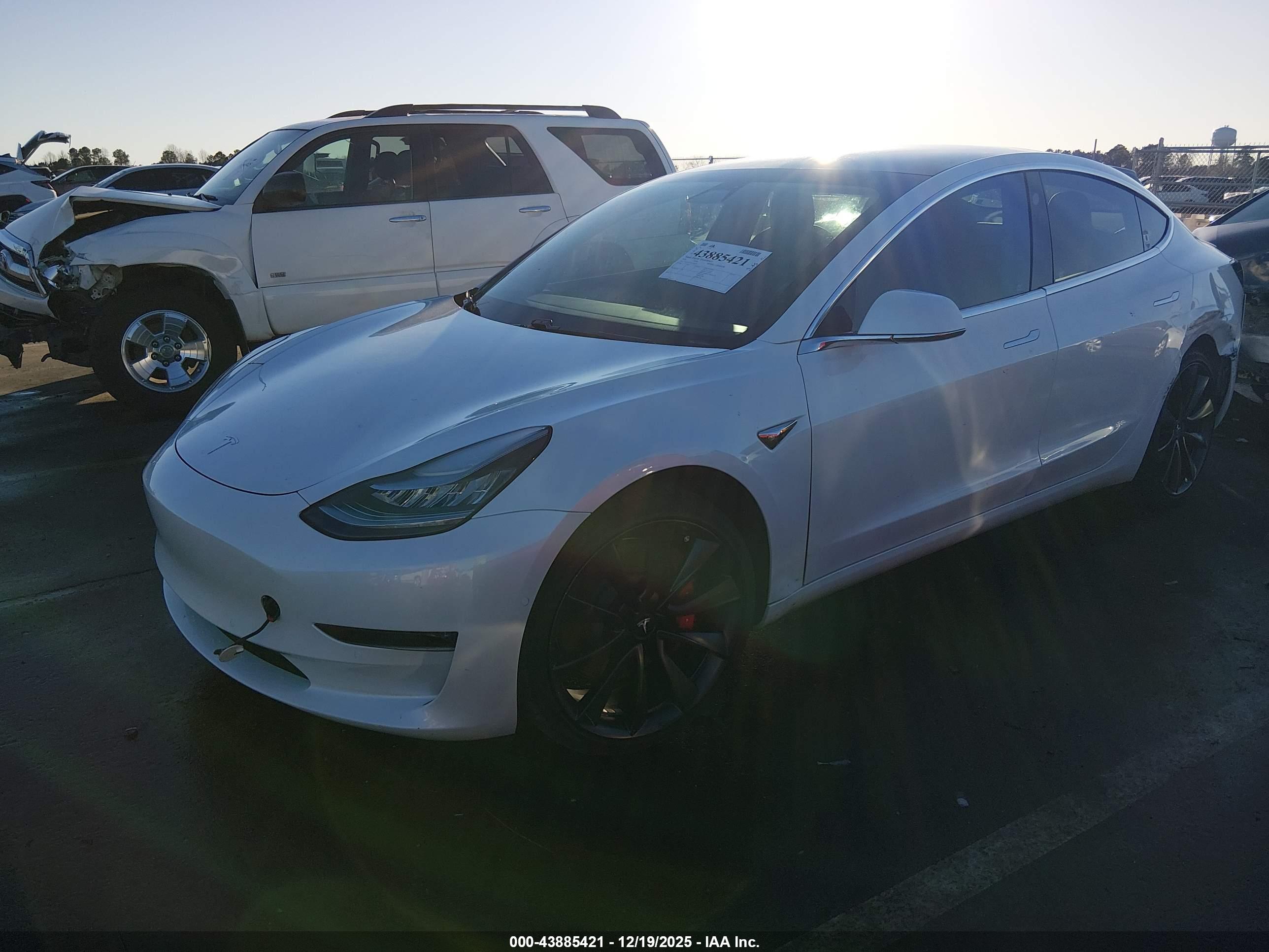 TESLA MODEL image 2