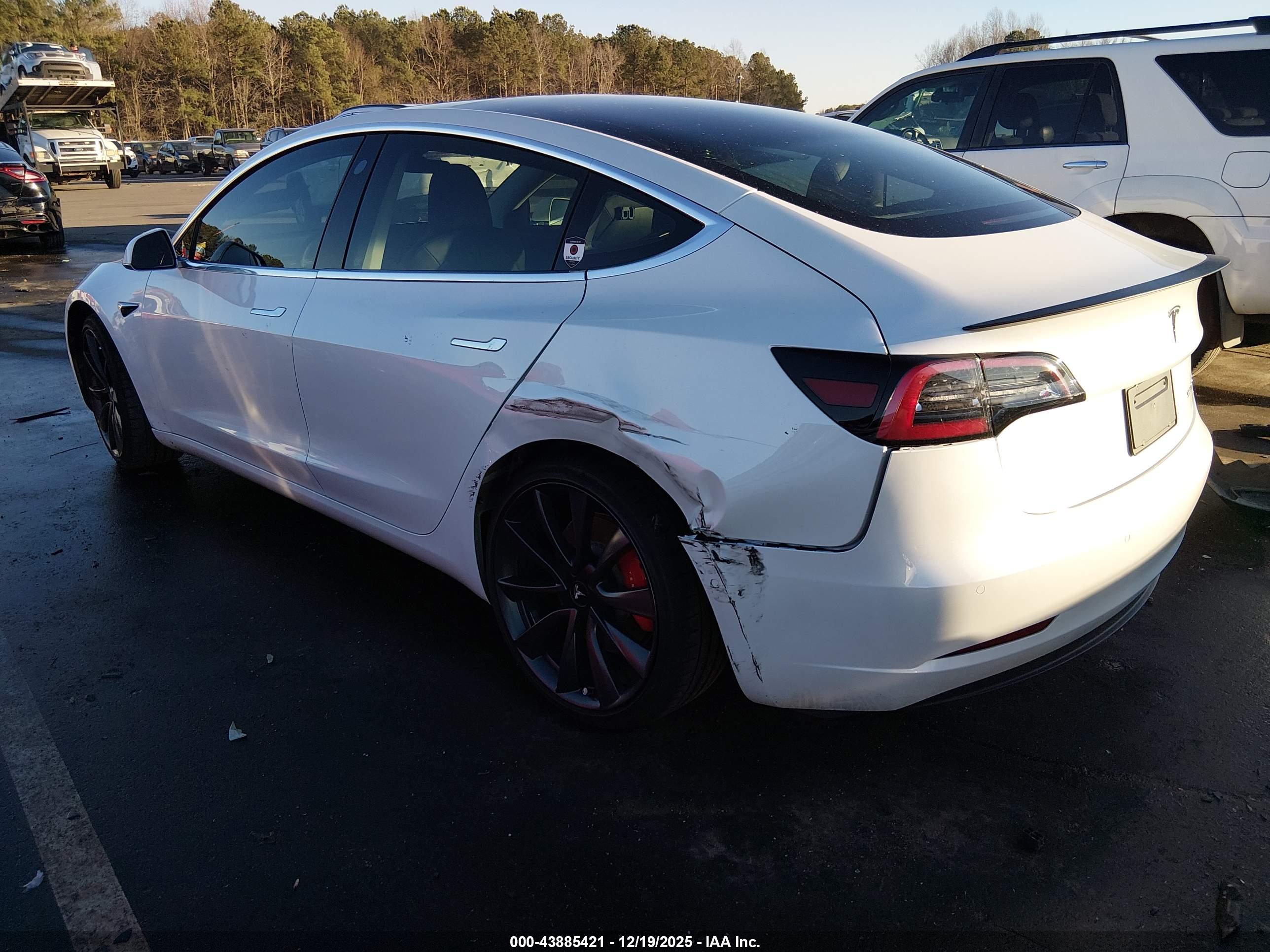 TESLA MODEL image 3
