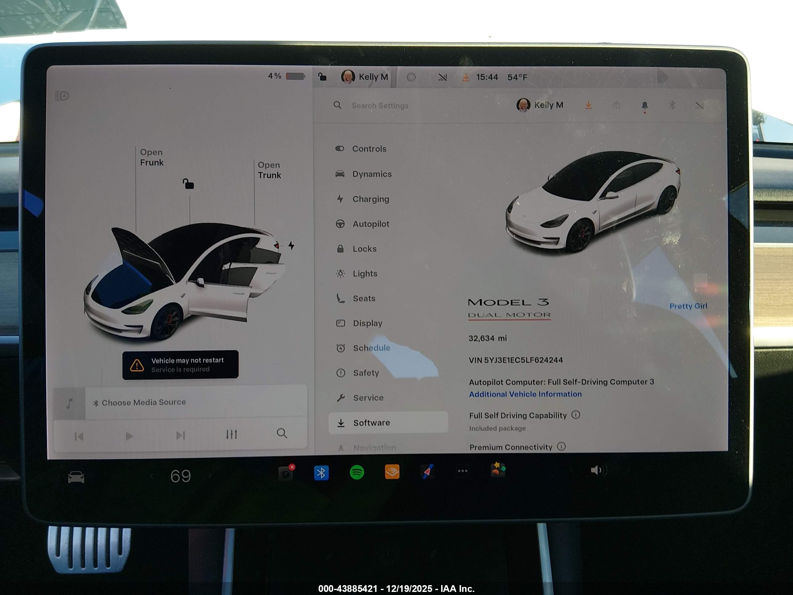 TESLA MODEL image 7