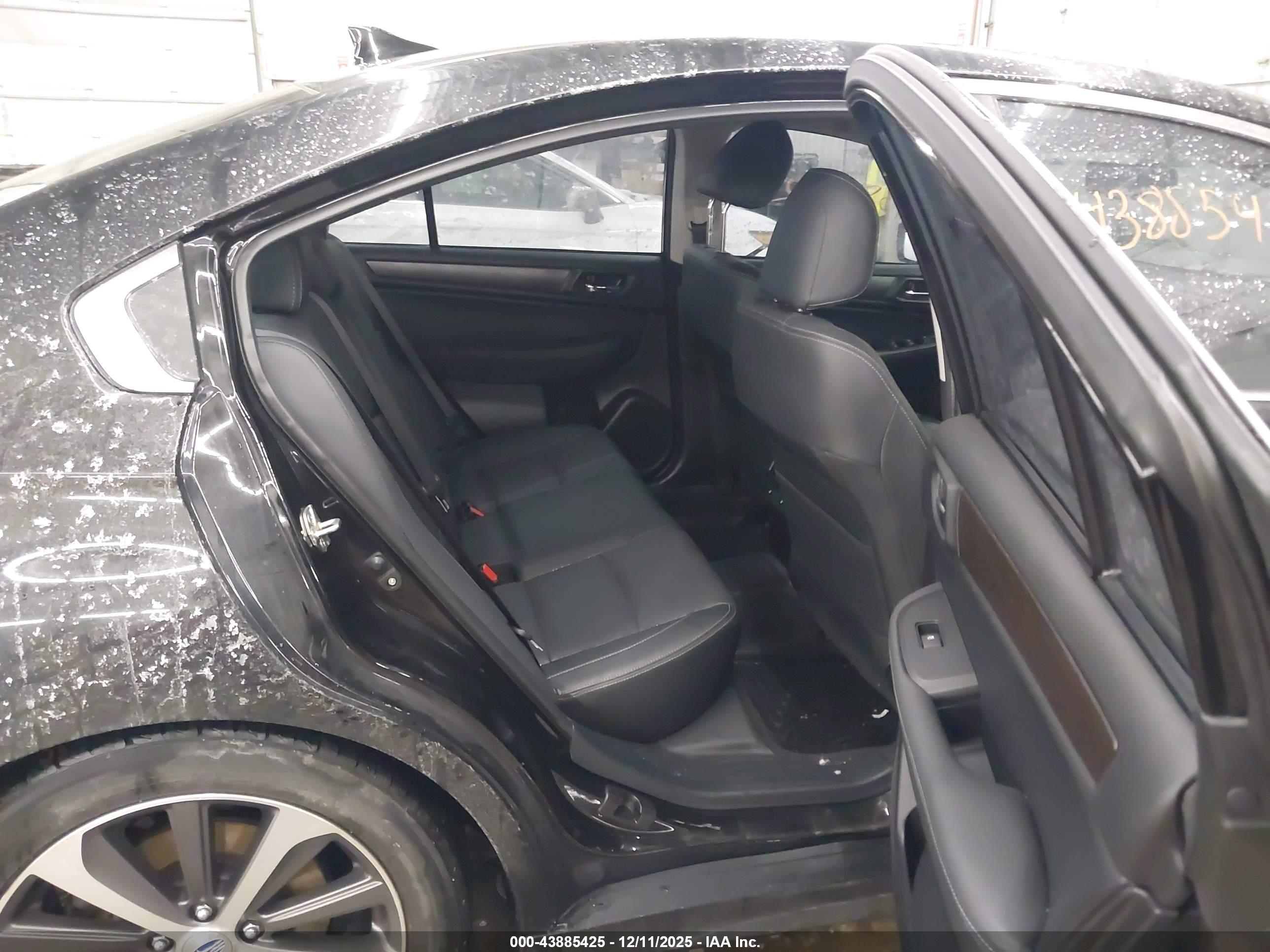 SUBARU LEGACY image 8