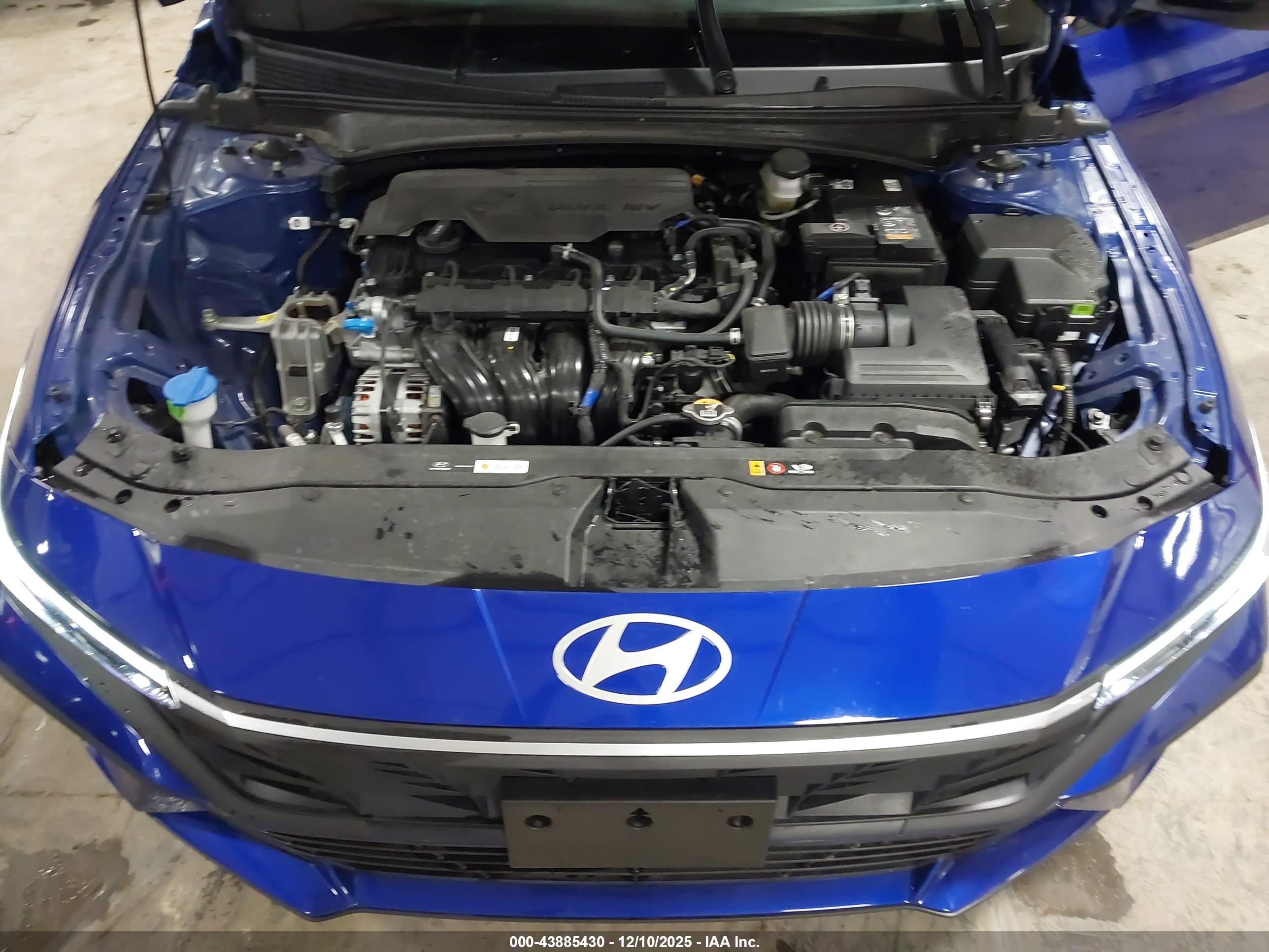 HYUNDAI ELANTRA image 10