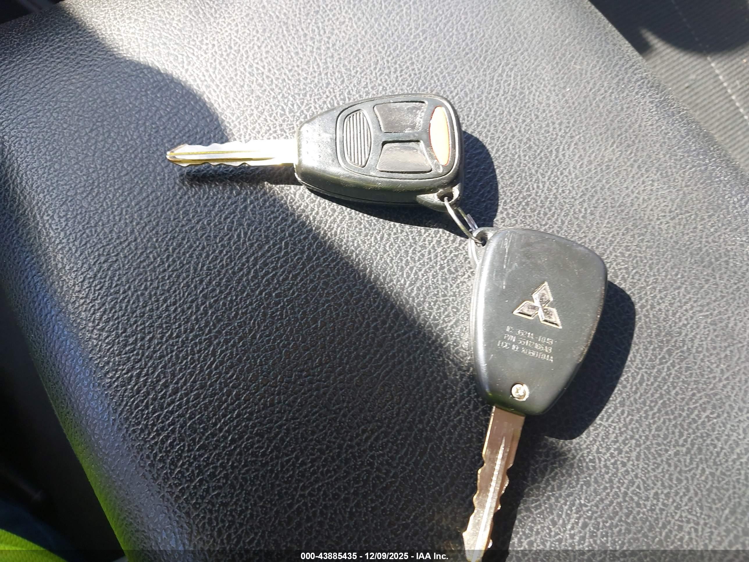 MITSUBISHI RAIDER image 11