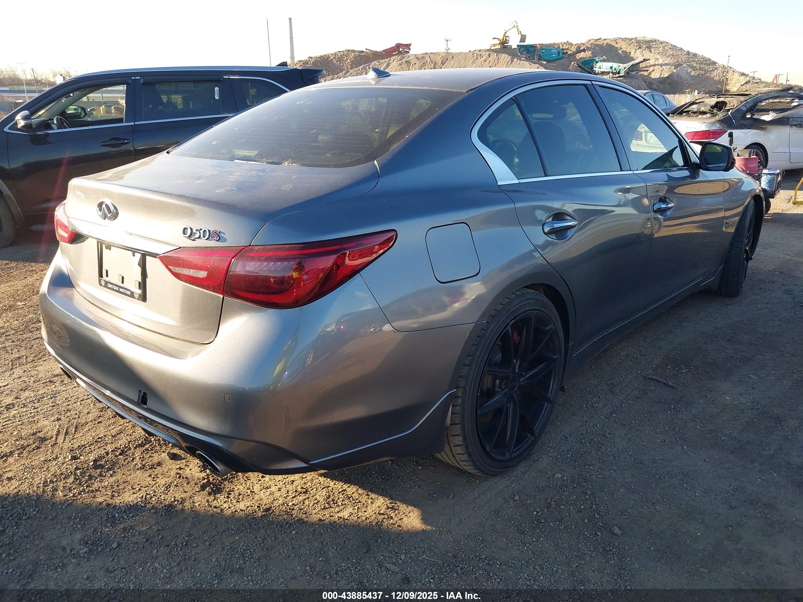 INFINITI Q50 image 4