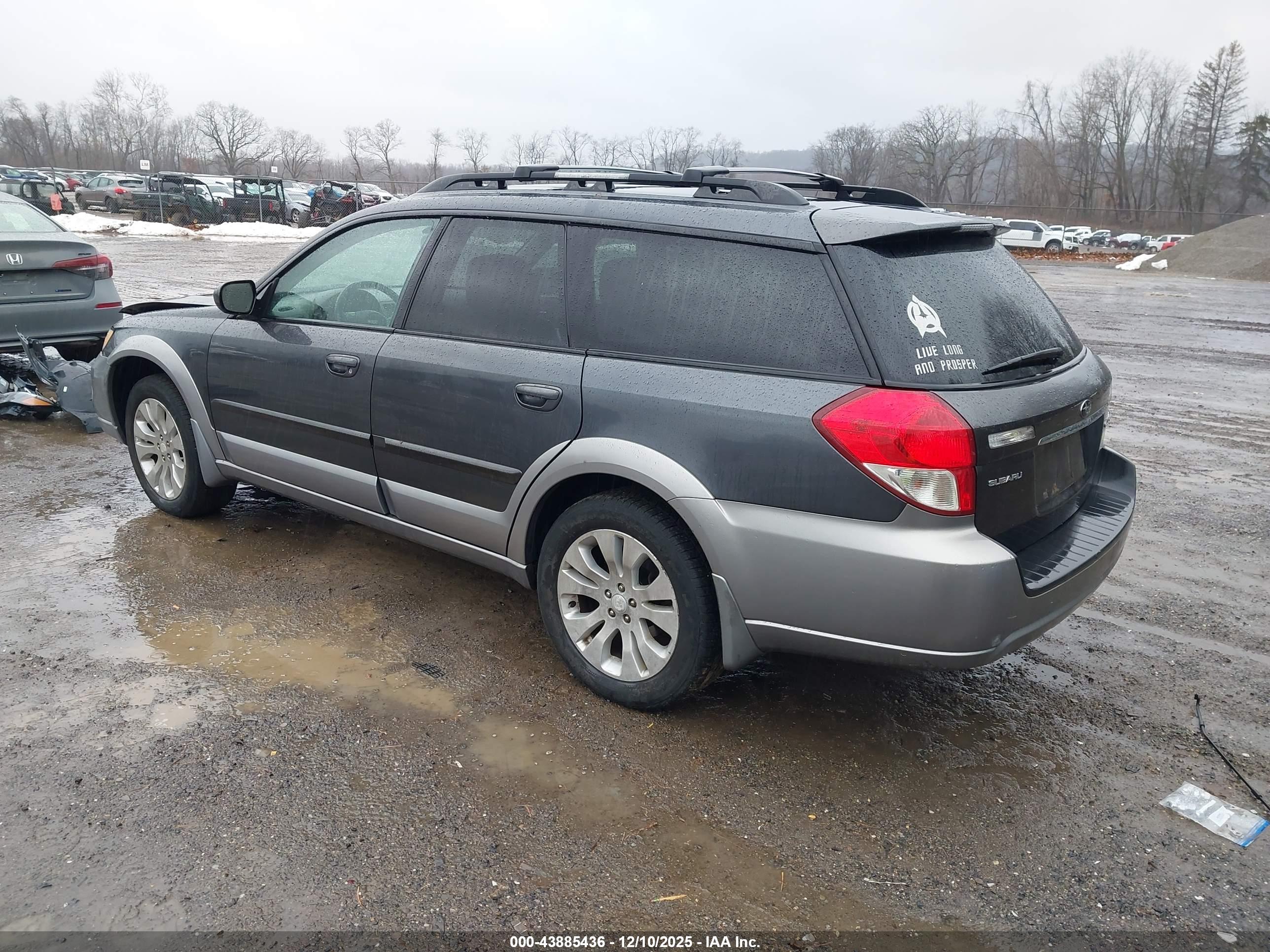 SUBARU OUTBACK image 3