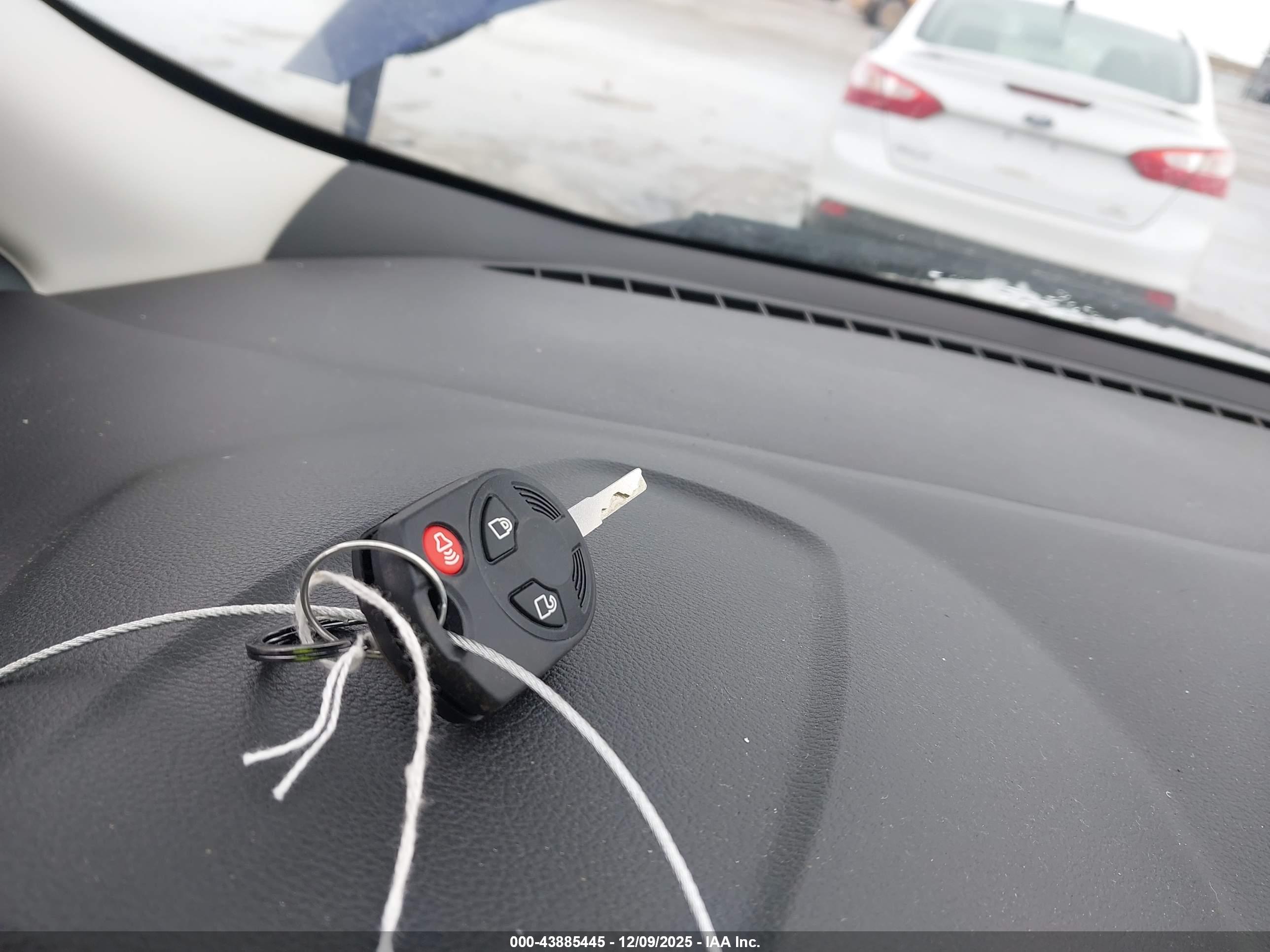 FORD ESCAPE image 11