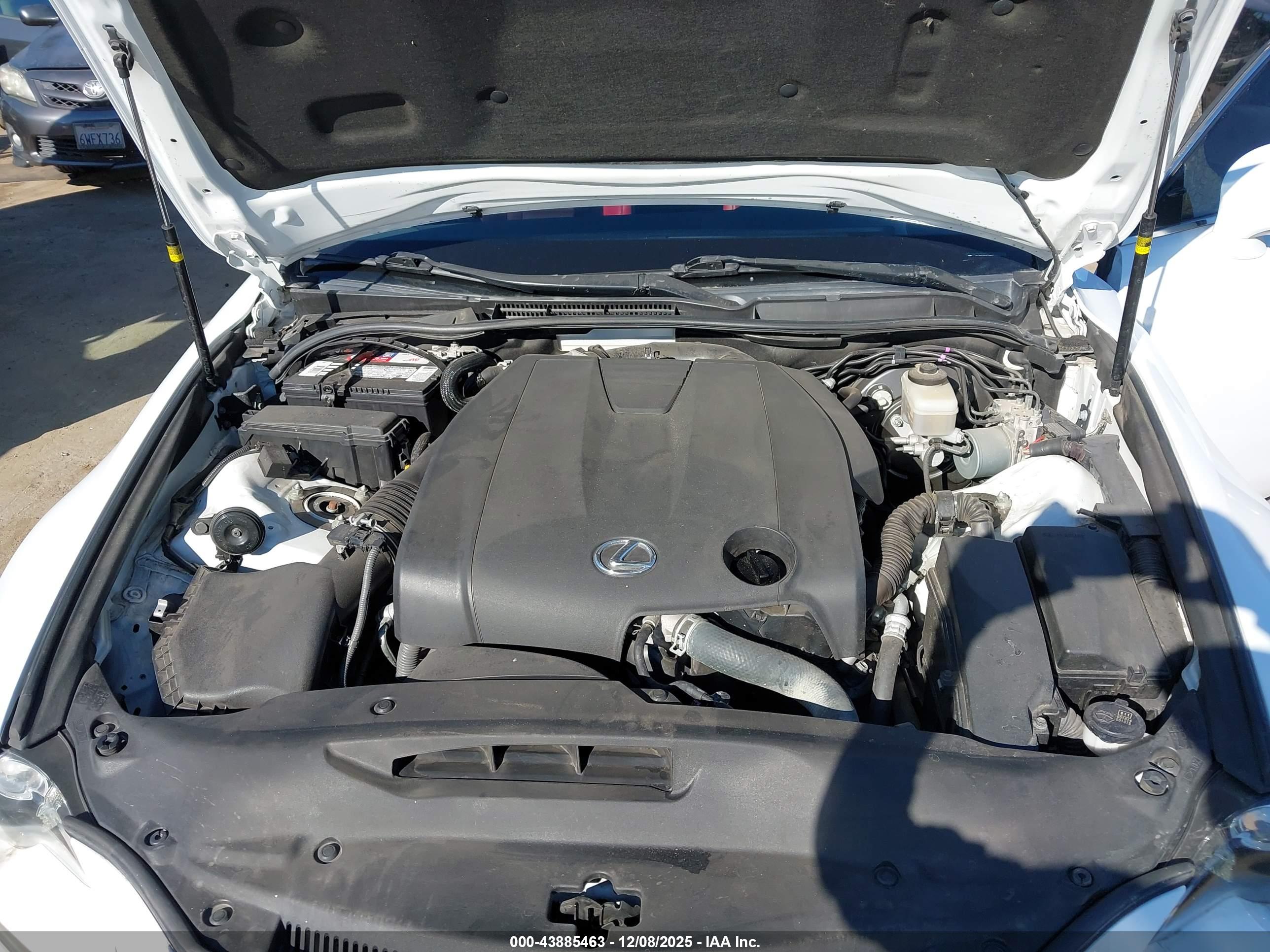LEXUS IS image 10