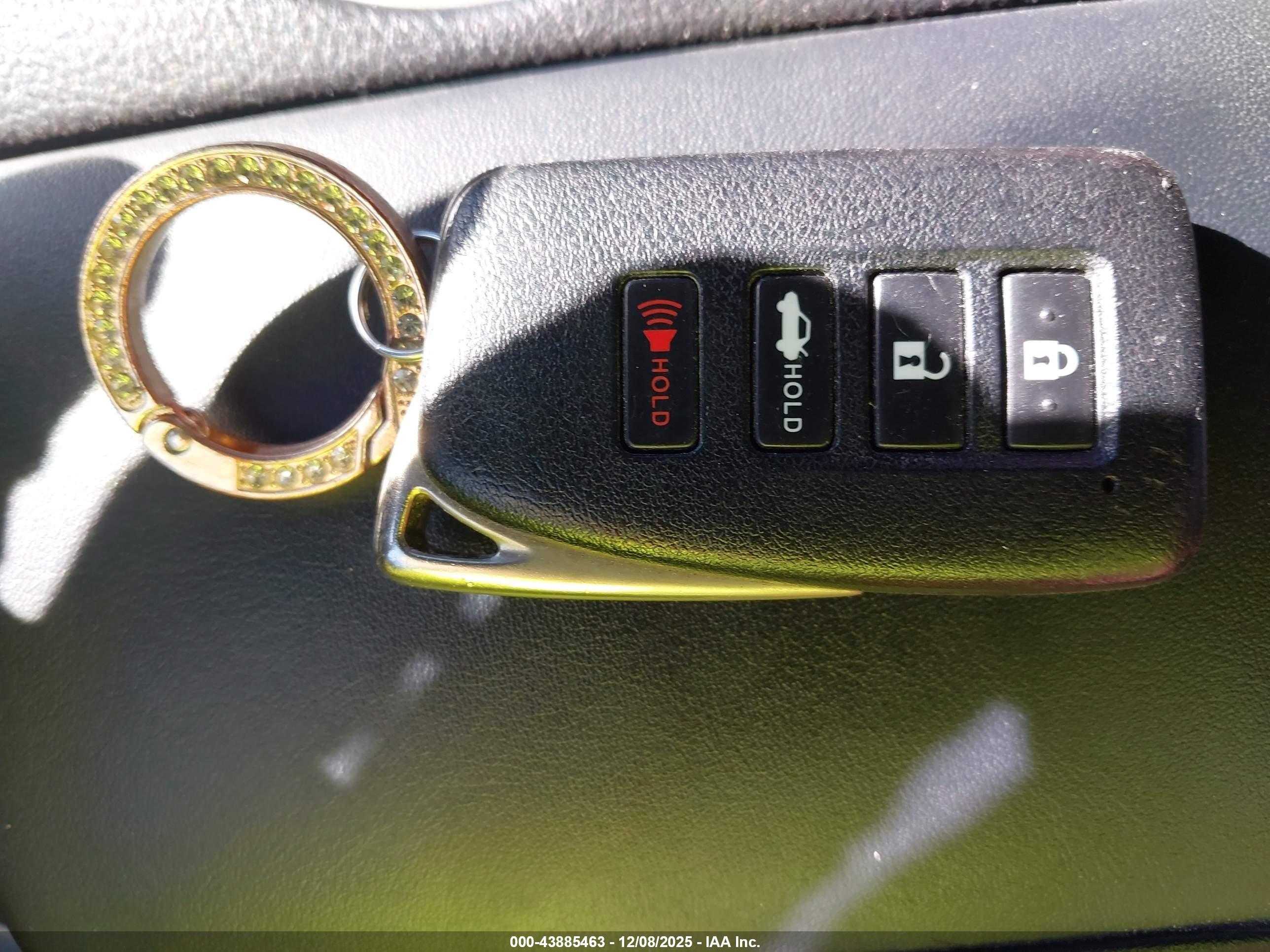 LEXUS IS image 11