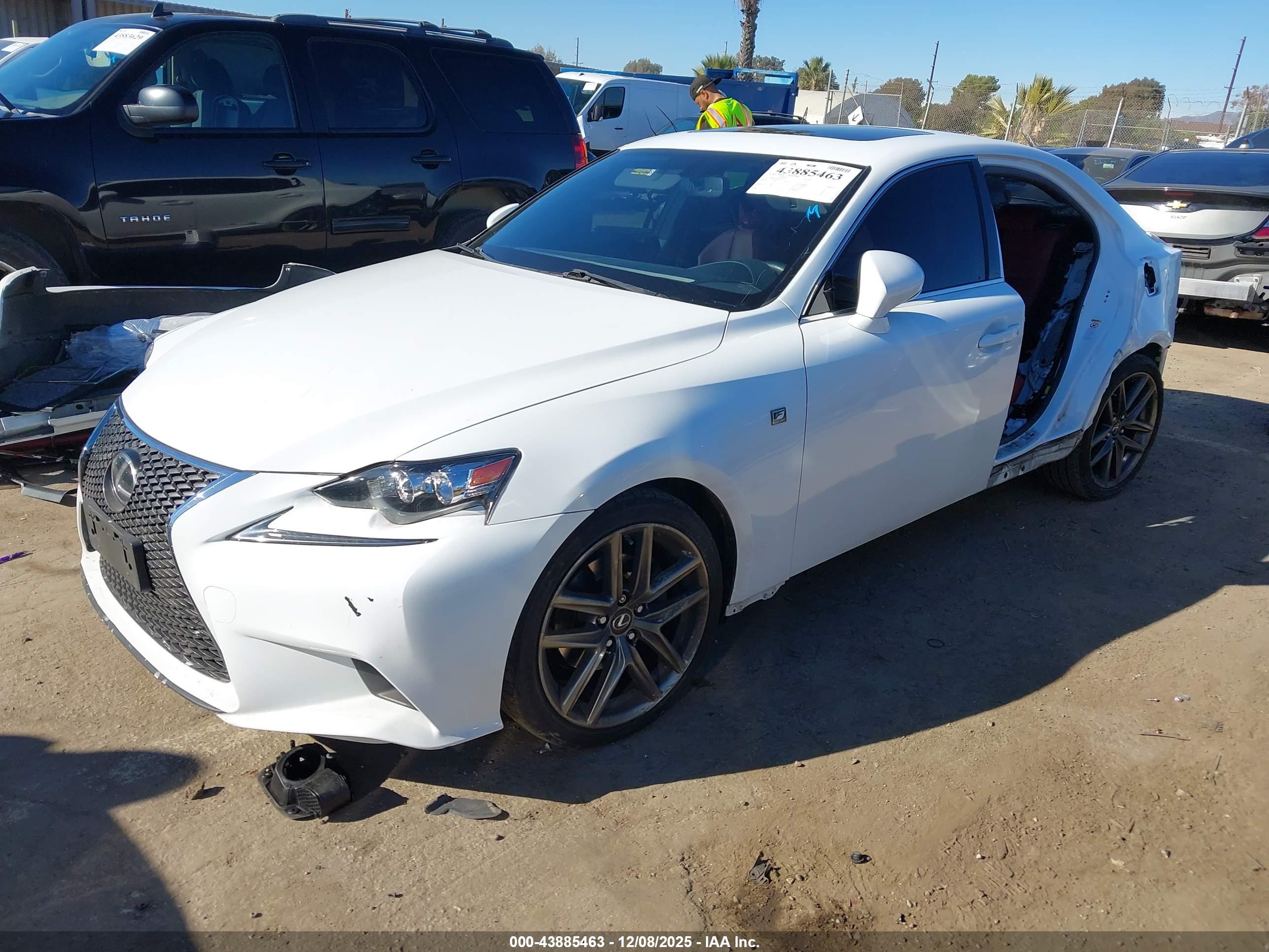 LEXUS IS image 2