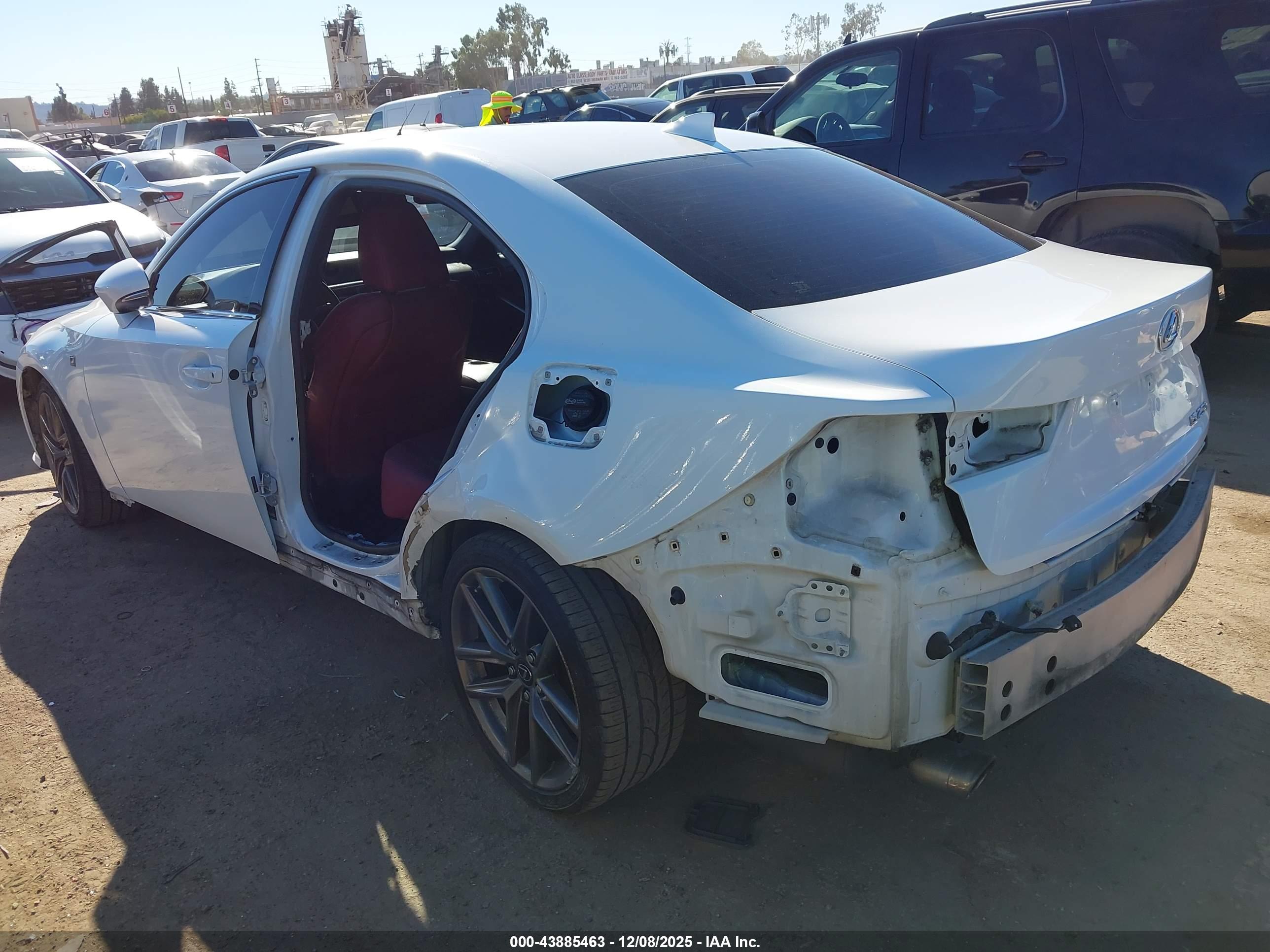 LEXUS IS image 3