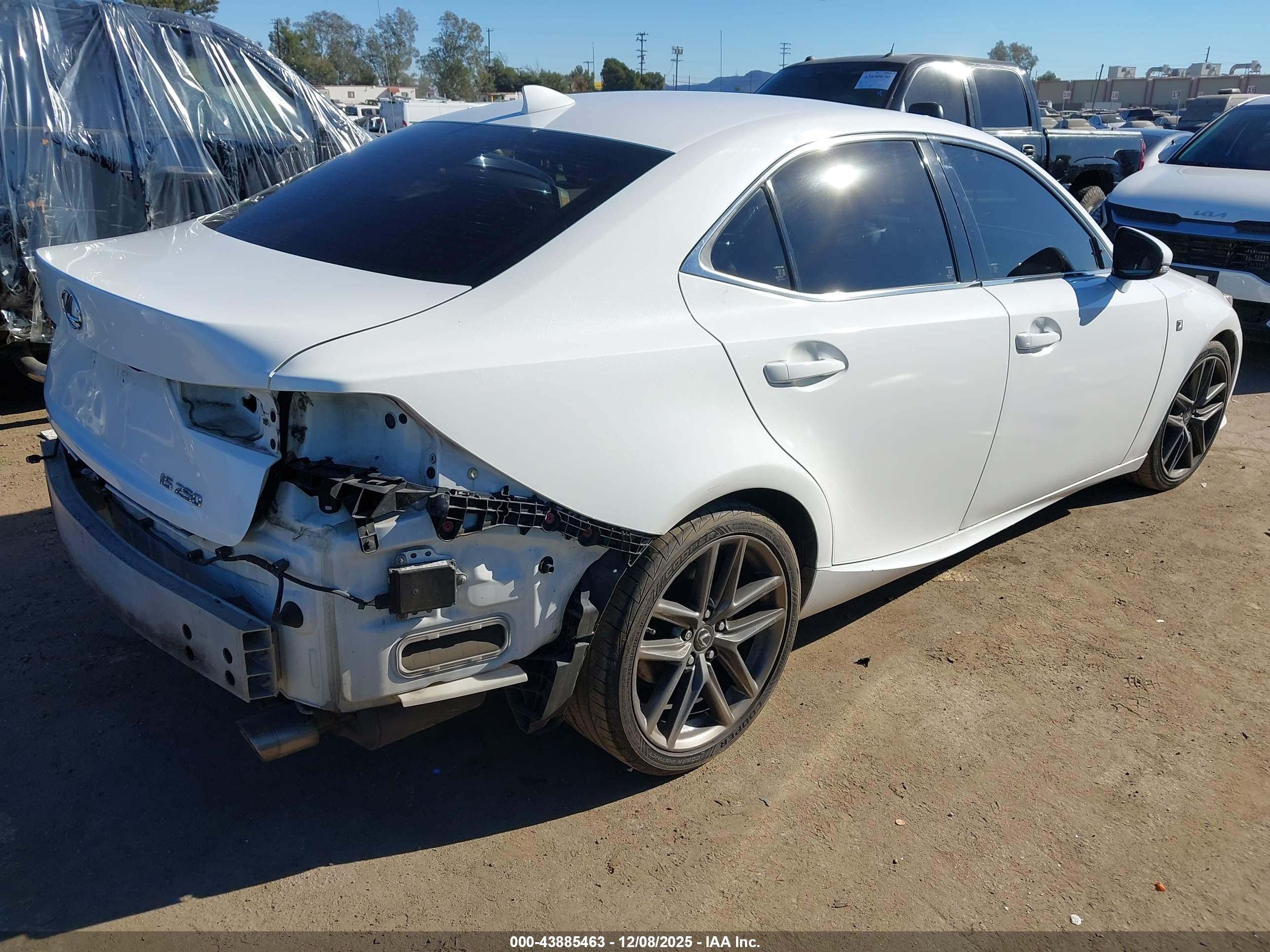LEXUS IS image 4