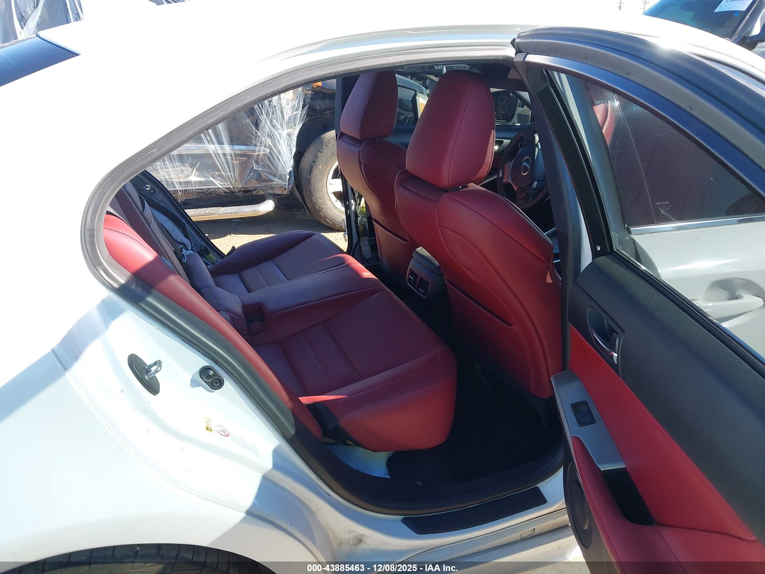 LEXUS IS image 8